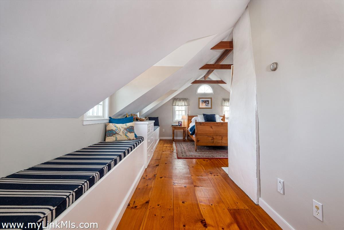 6 Marion Avenue