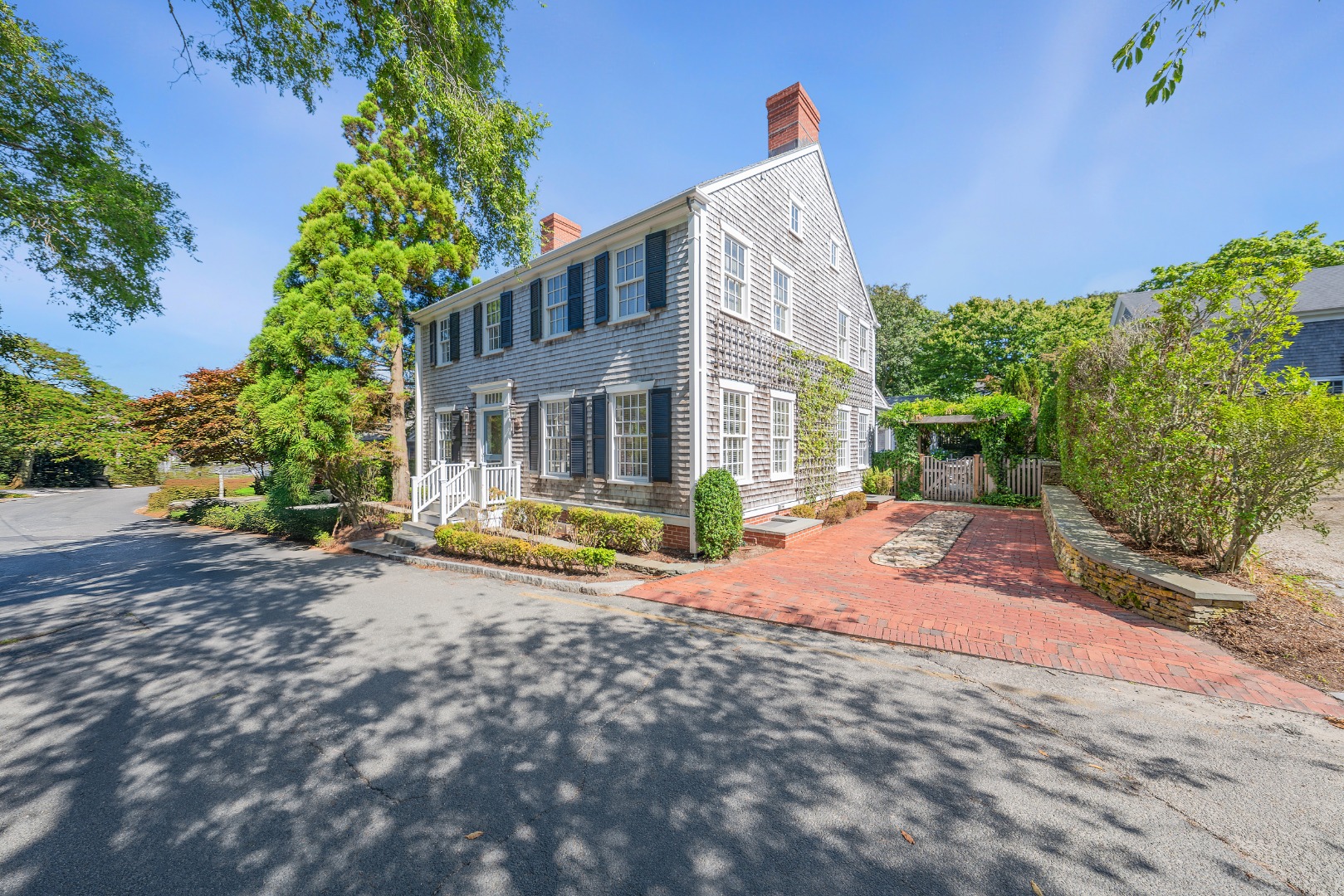 18 Mill Street
