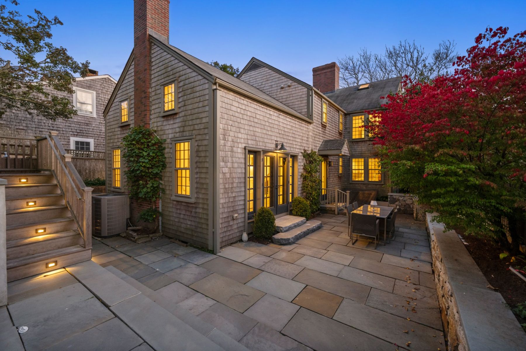 21.5 Hussey Street (21 1/2)