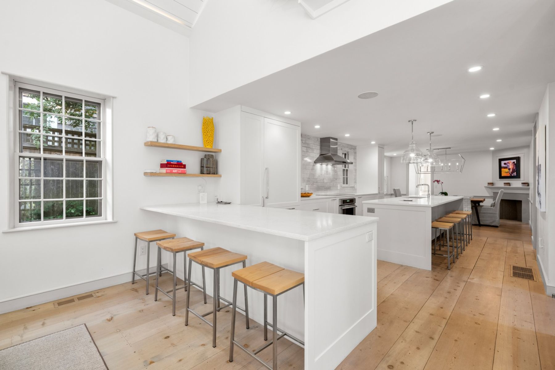 21.5 Hussey Street (21 1/2)