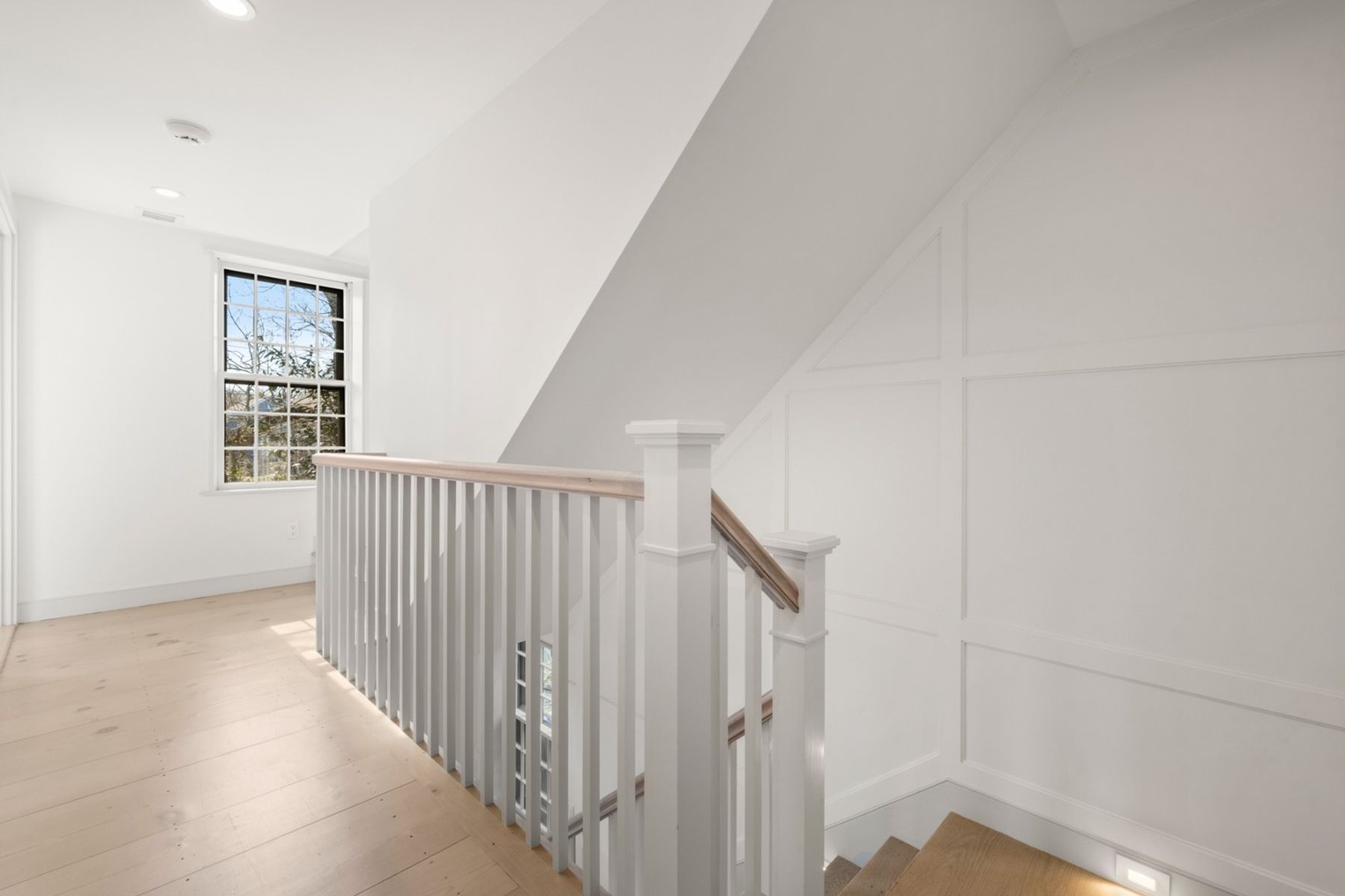 21.5 Hussey Street (21 1/2)