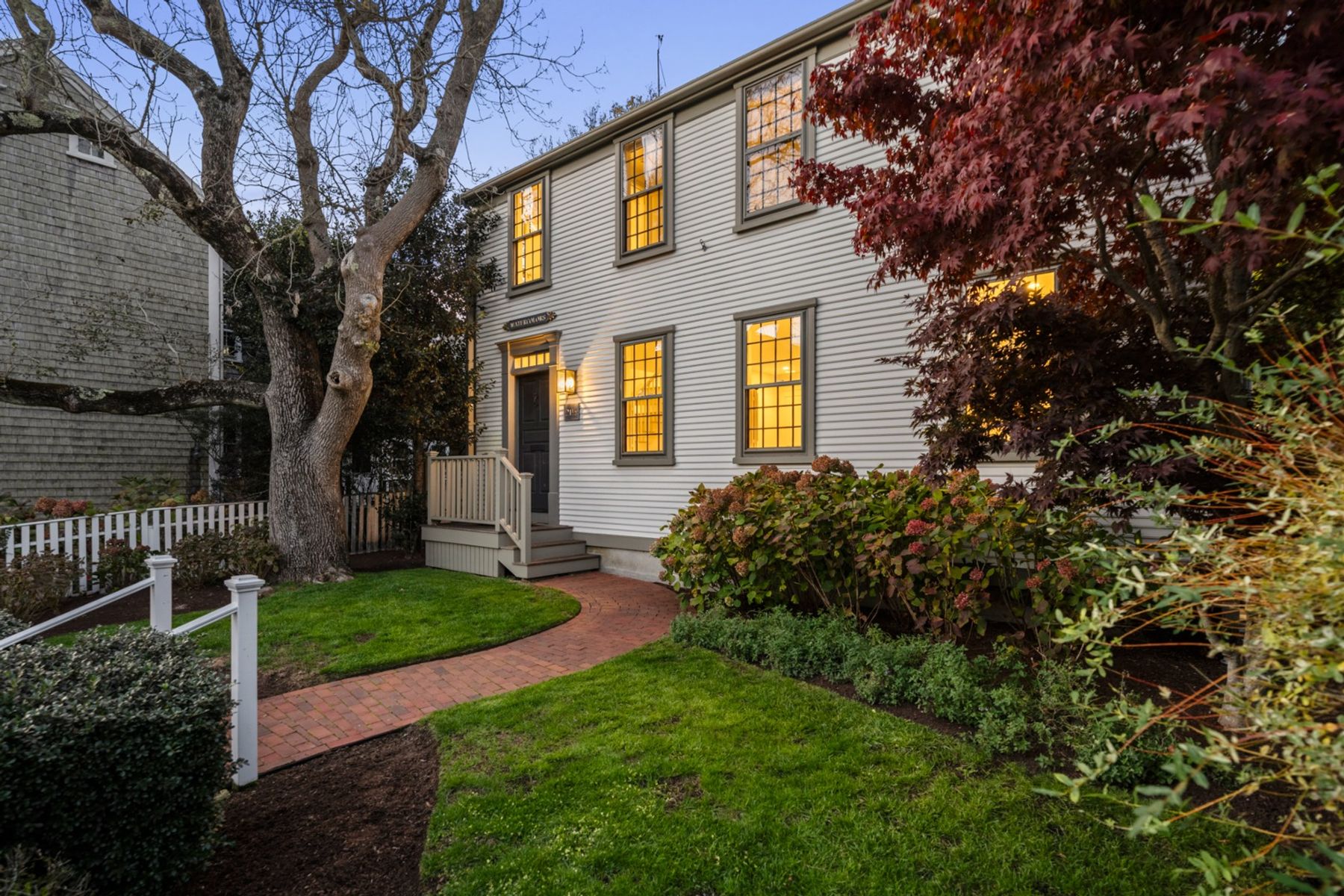 21.5 Hussey Street (21 1/2)