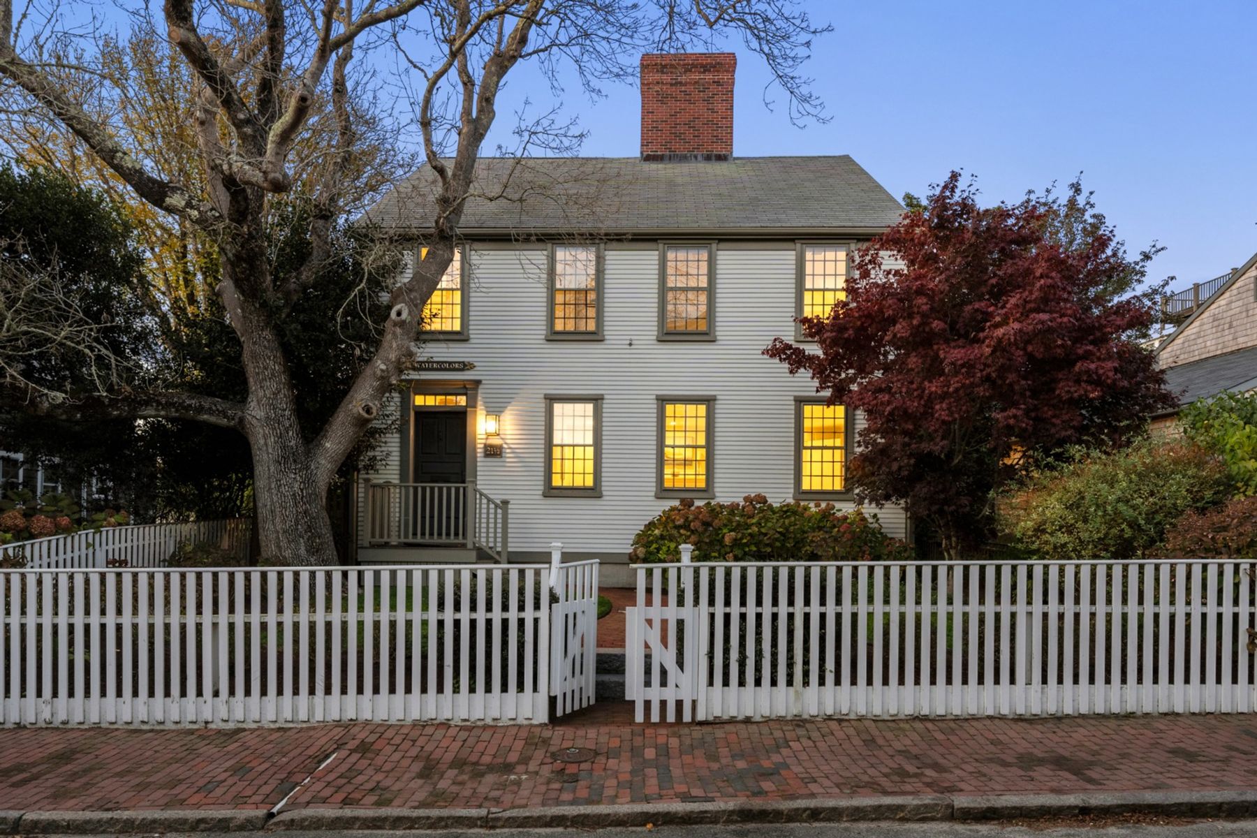 21.5 Hussey Street (21 1/2)