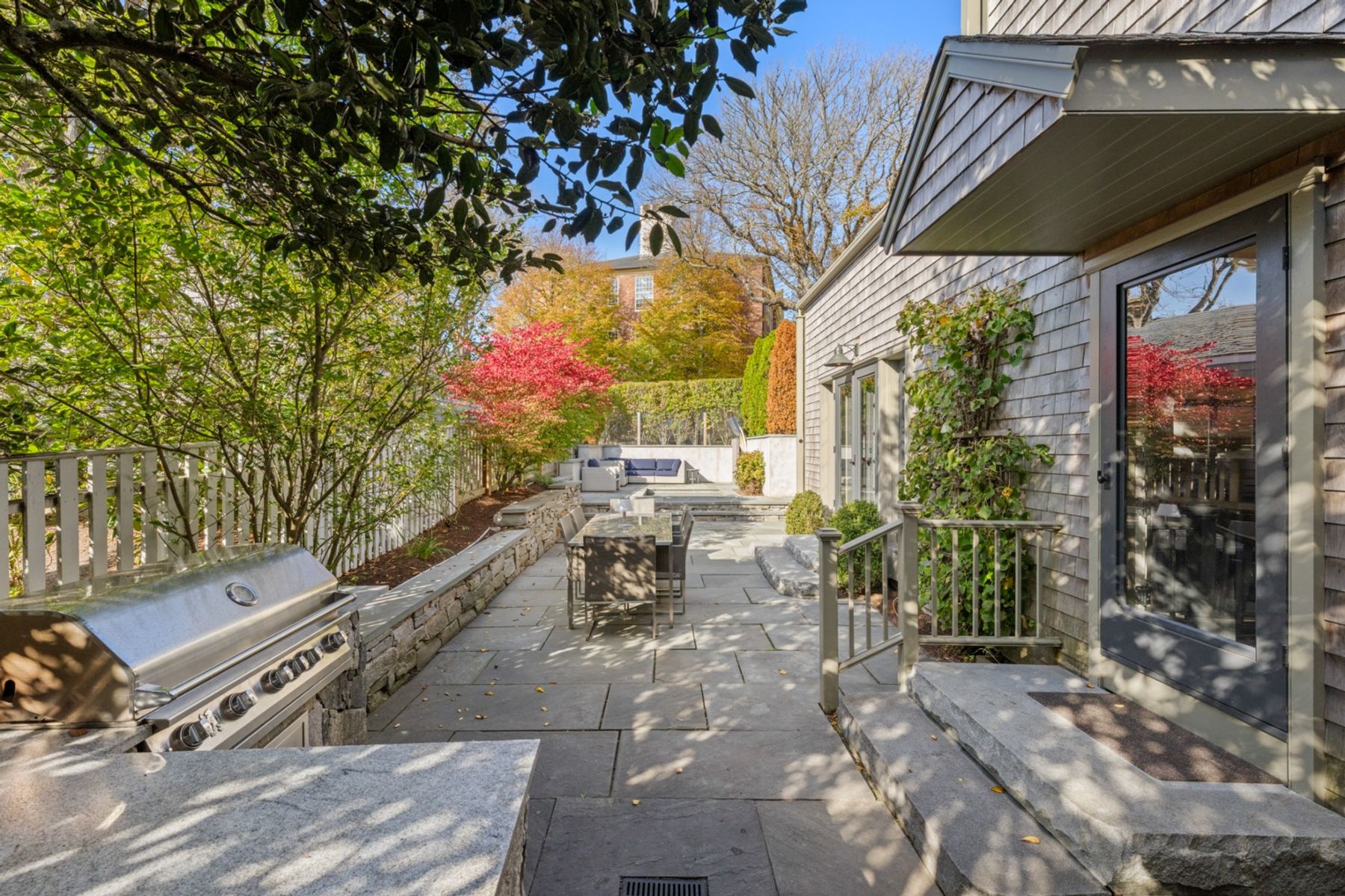 21.5 Hussey Street (21 1/2)