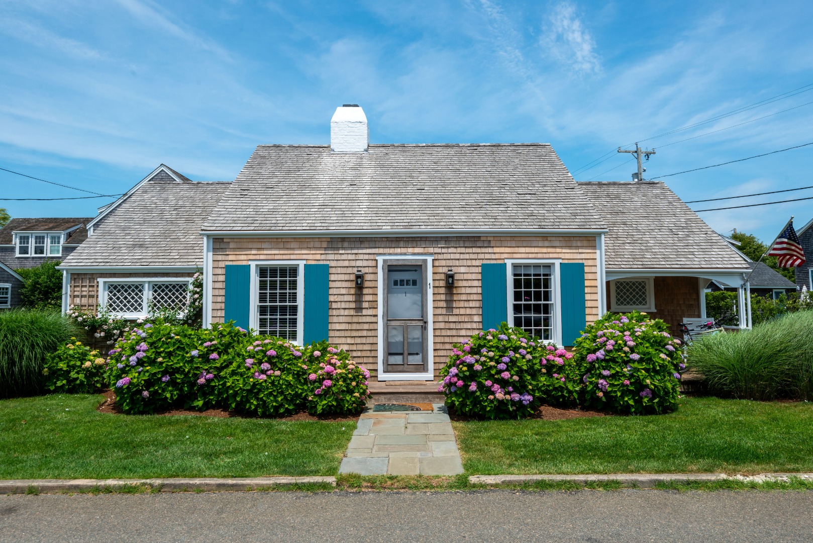 1 East Lincoln Avenue