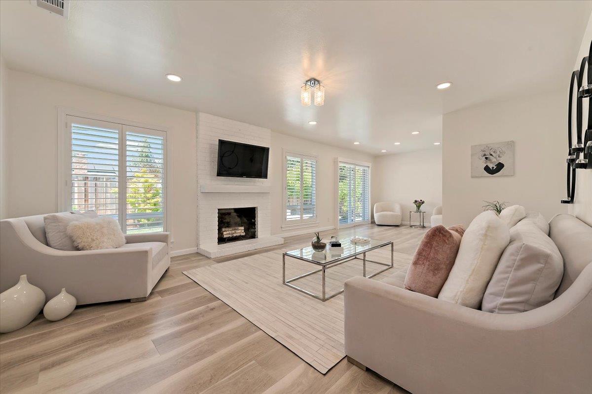 907 Bainbridge ct