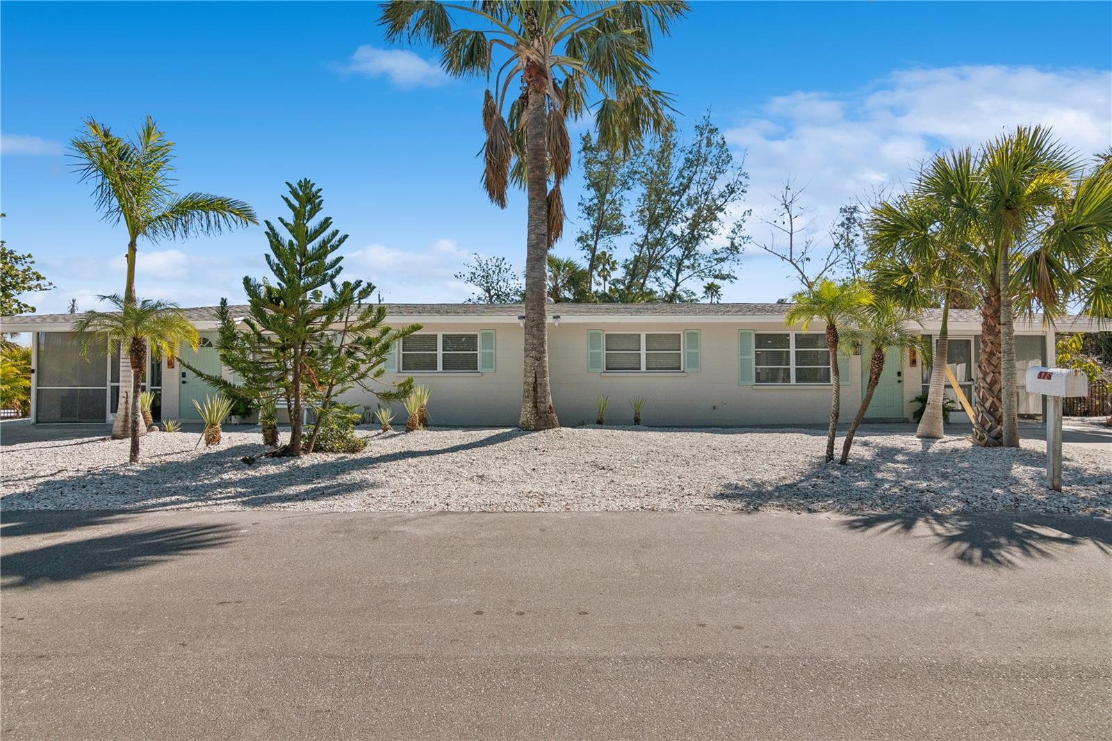 578-580 COMPANION WAY