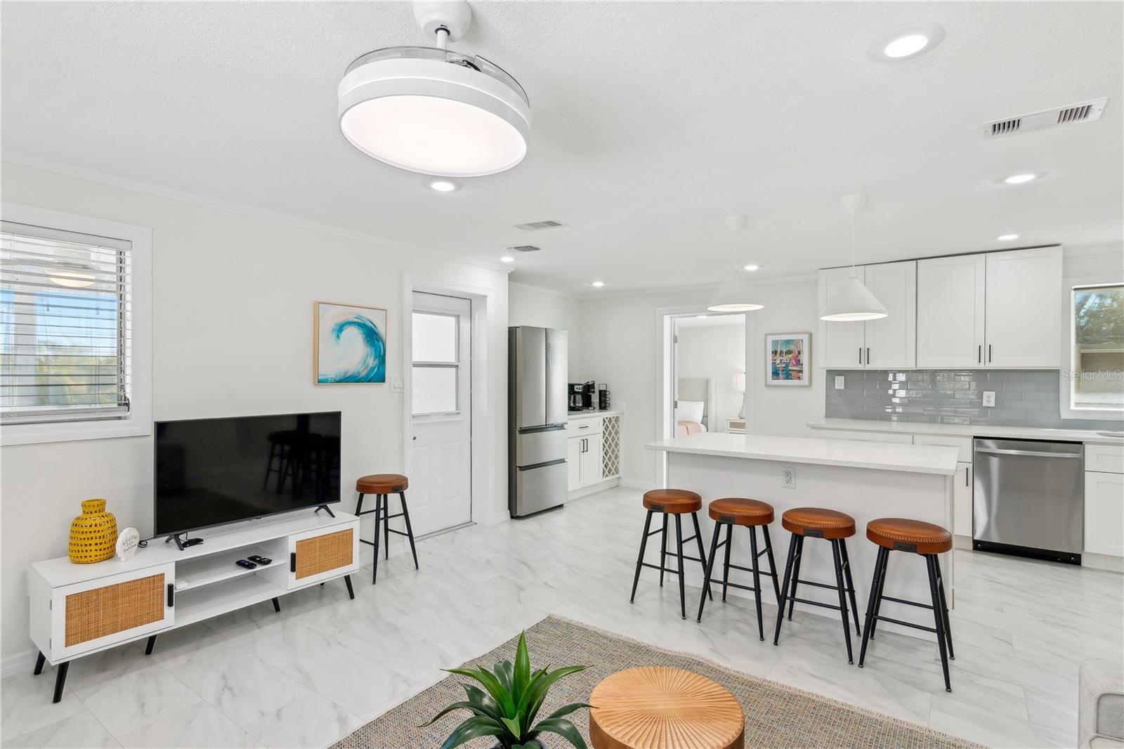 578-580 COMPANION WAY