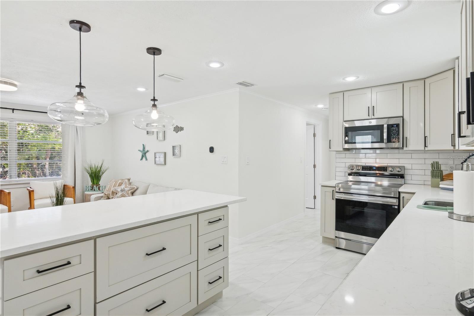 578-580 COMPANION WAY