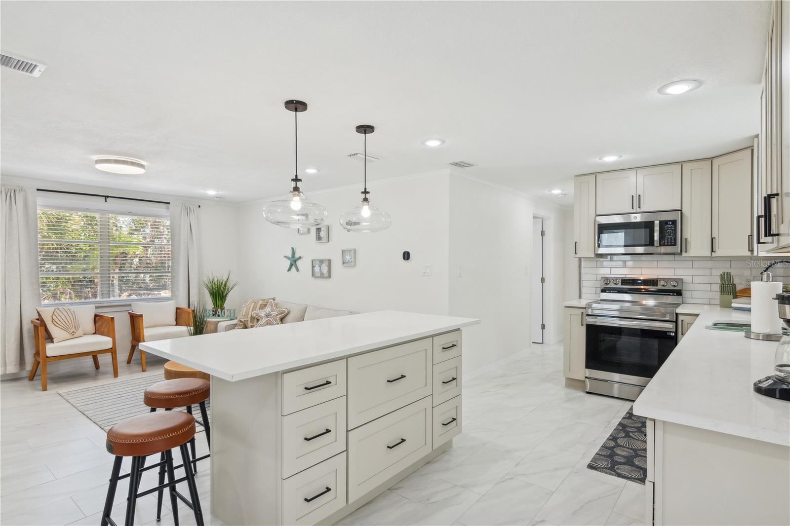 578-580 COMPANION WAY