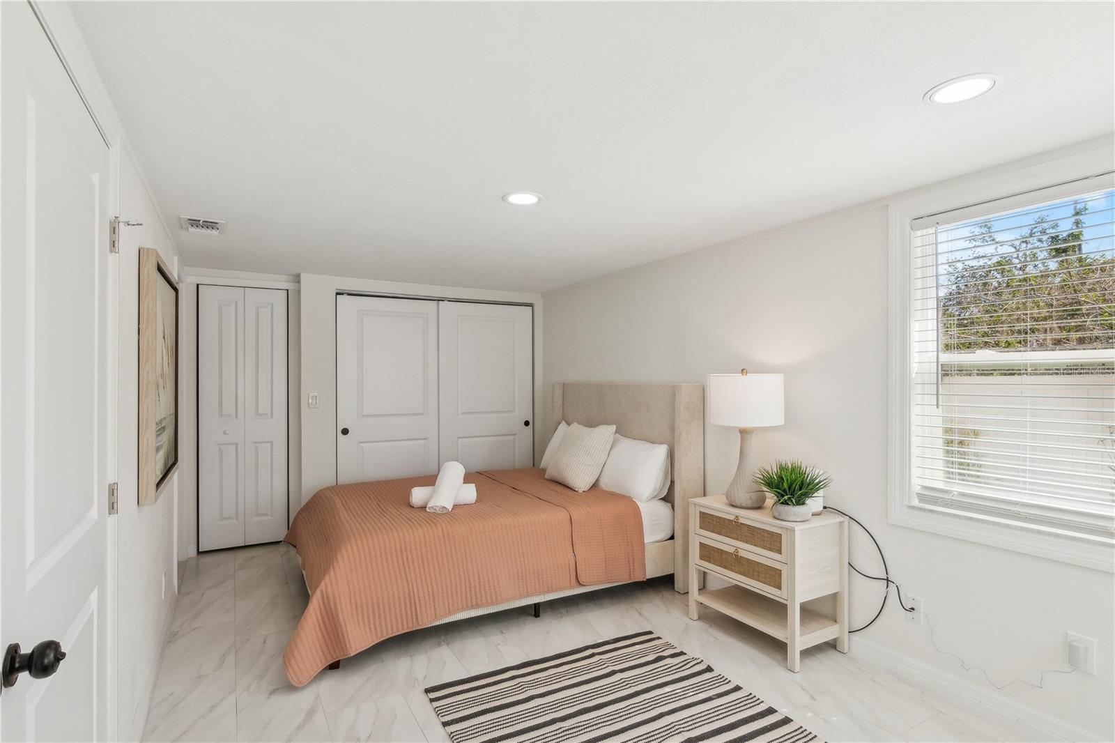 578-580 COMPANION WAY