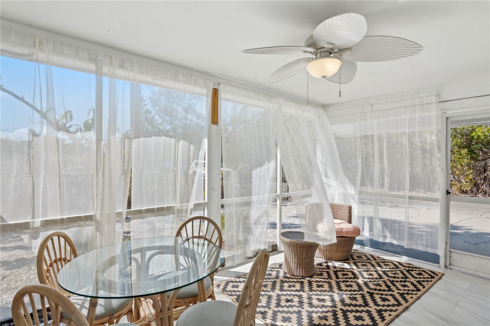 578-580 COMPANION WAY