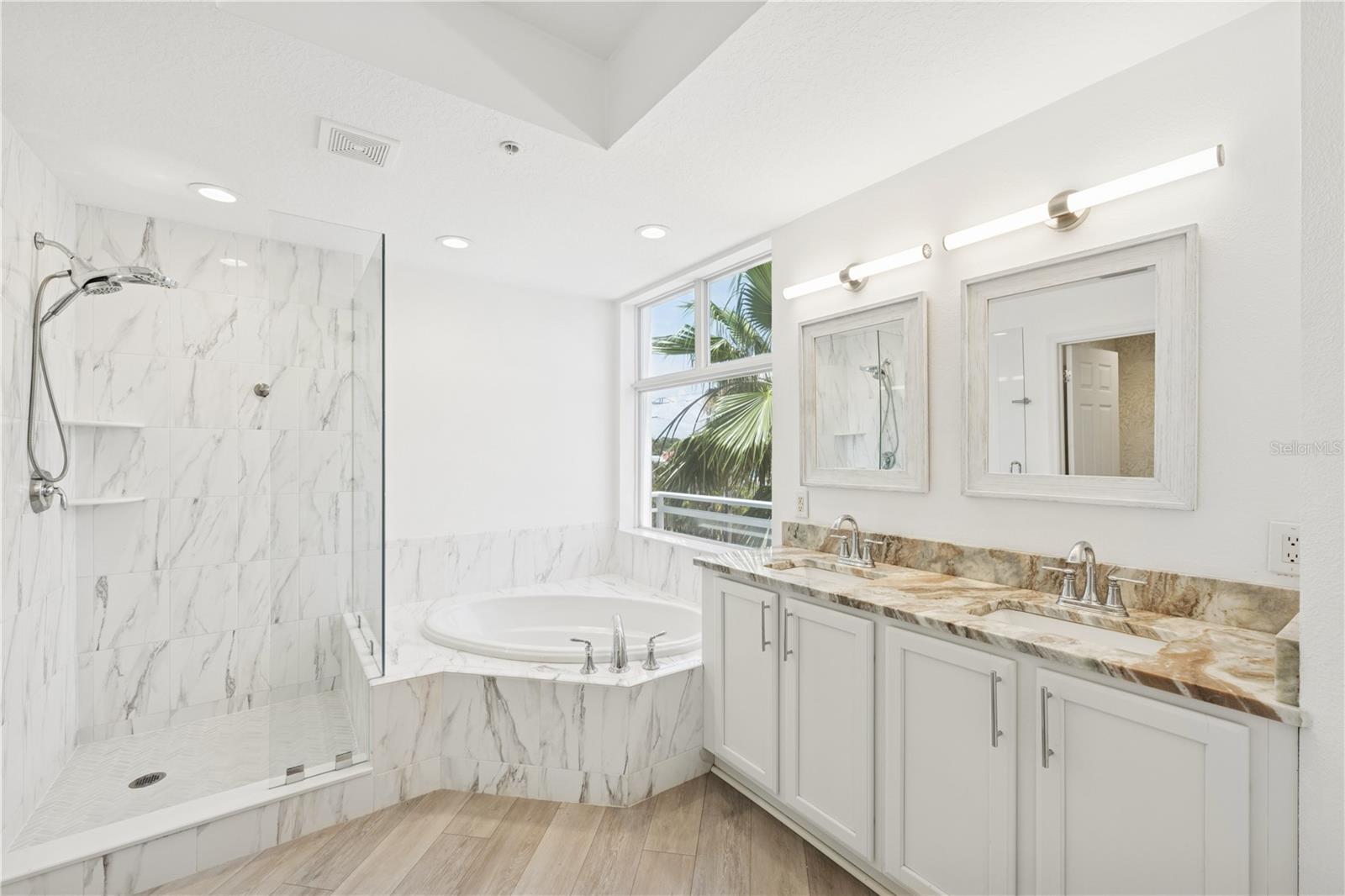 516 TAMIAMI TRL S #306