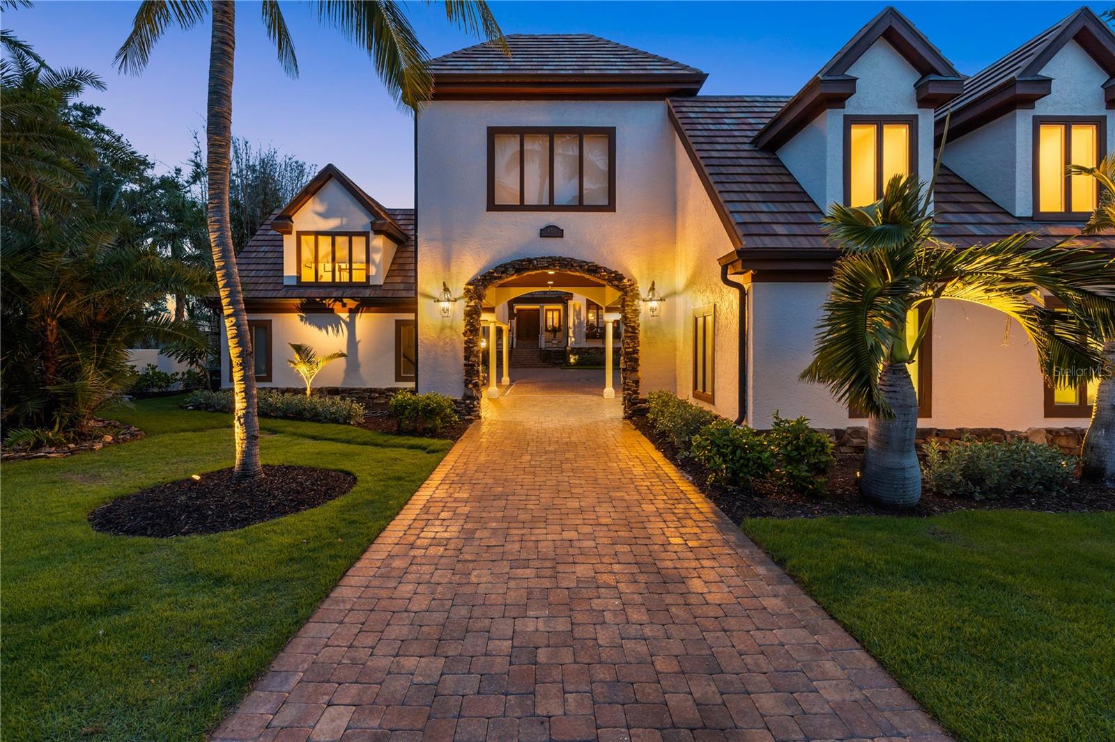 4315 MANGROVE PL