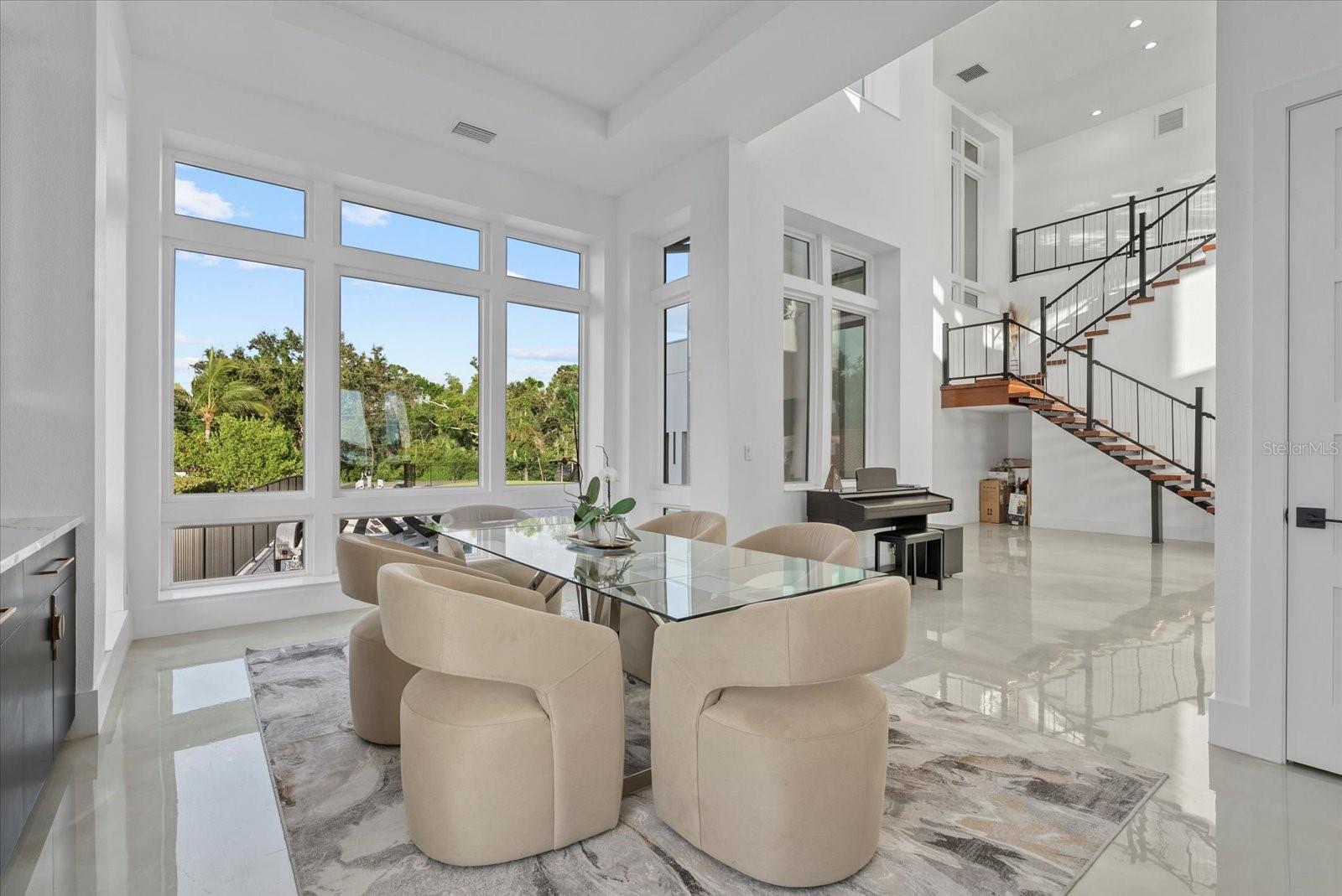 614 BAYSHORE DR