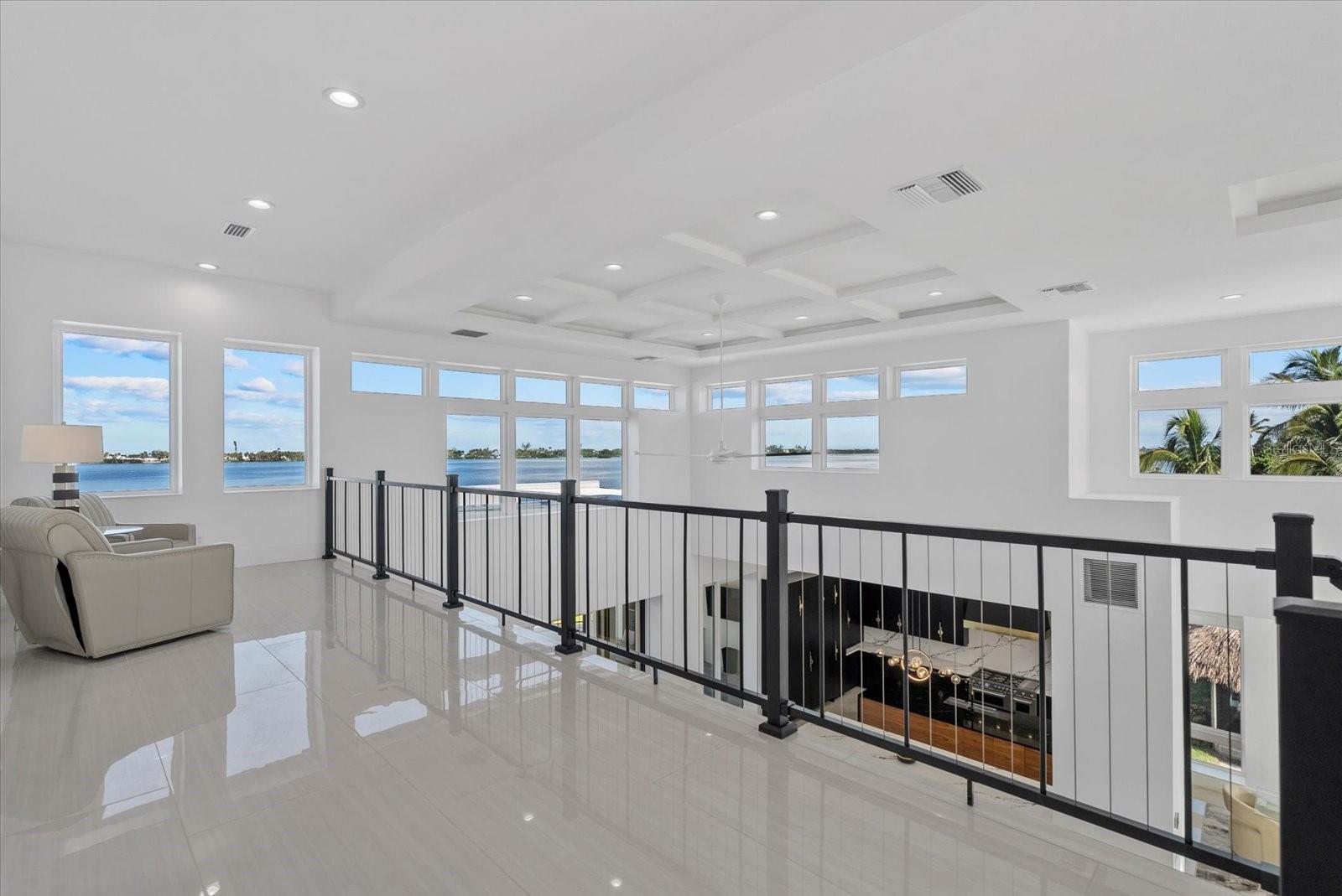 614 BAYSHORE DR