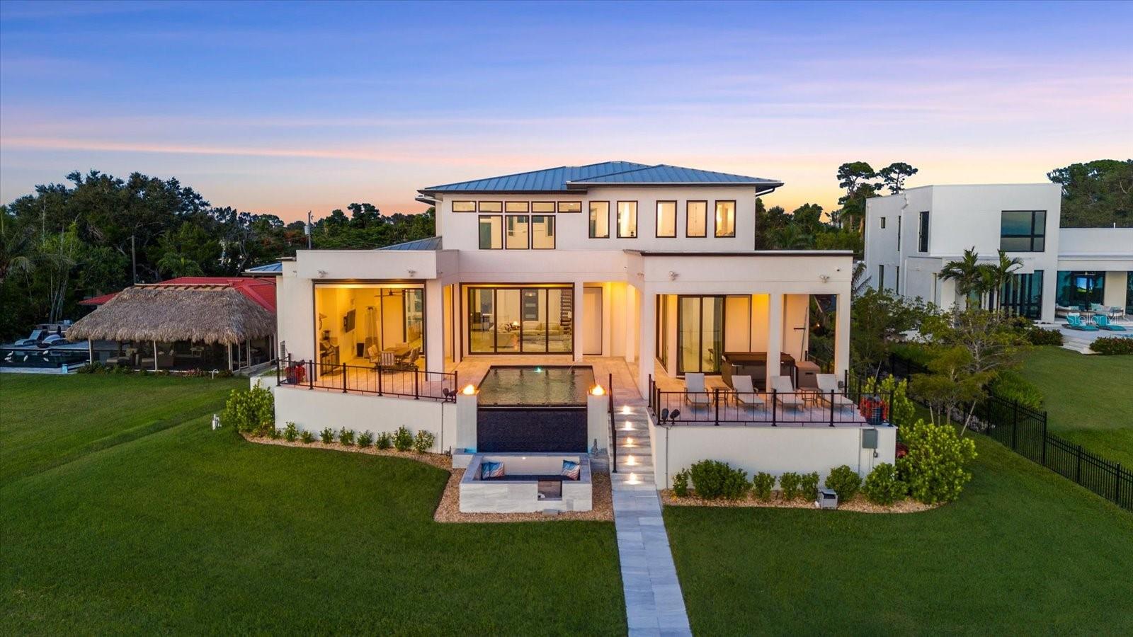 614 BAYSHORE DR