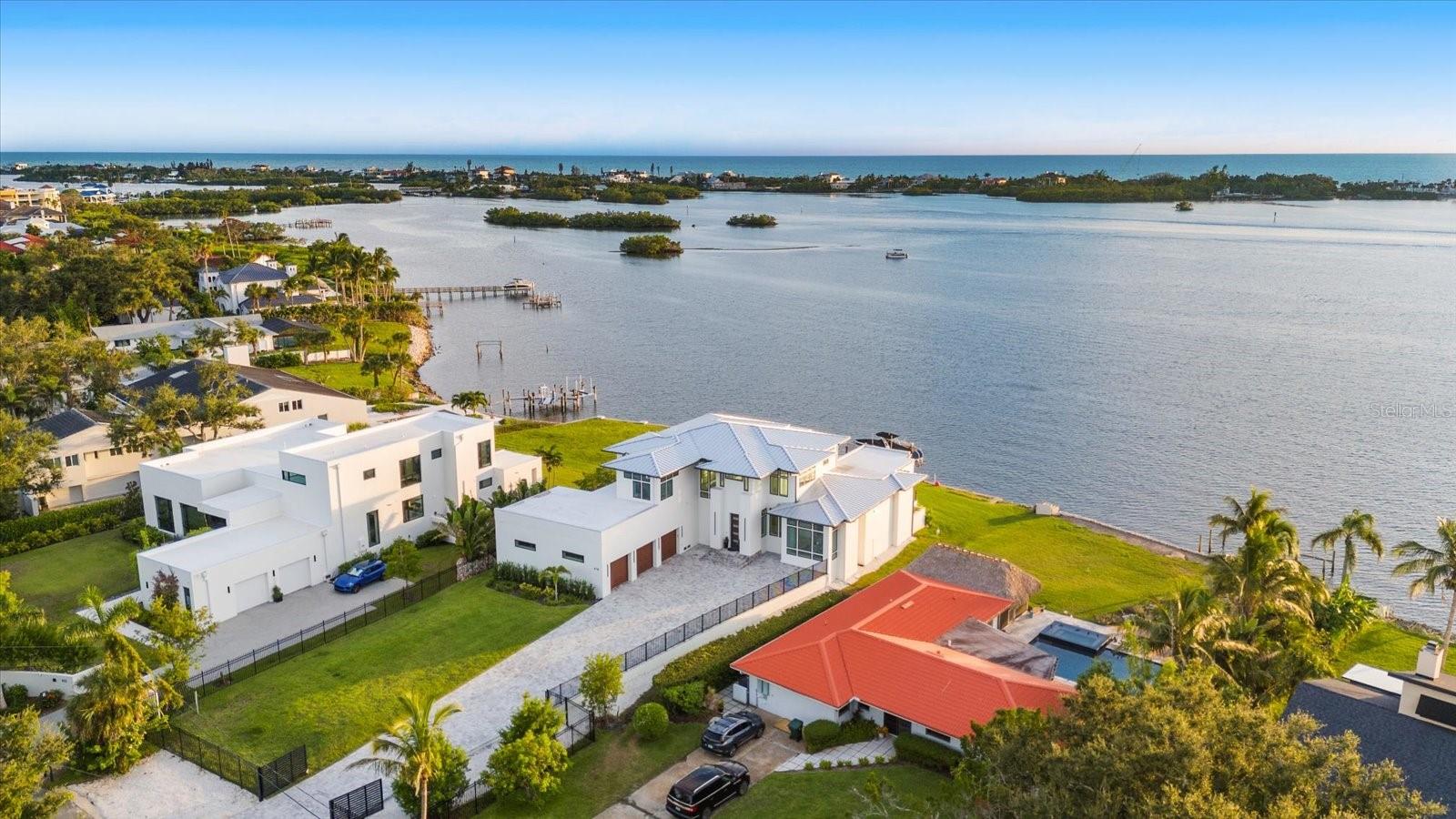 614 BAYSHORE DR