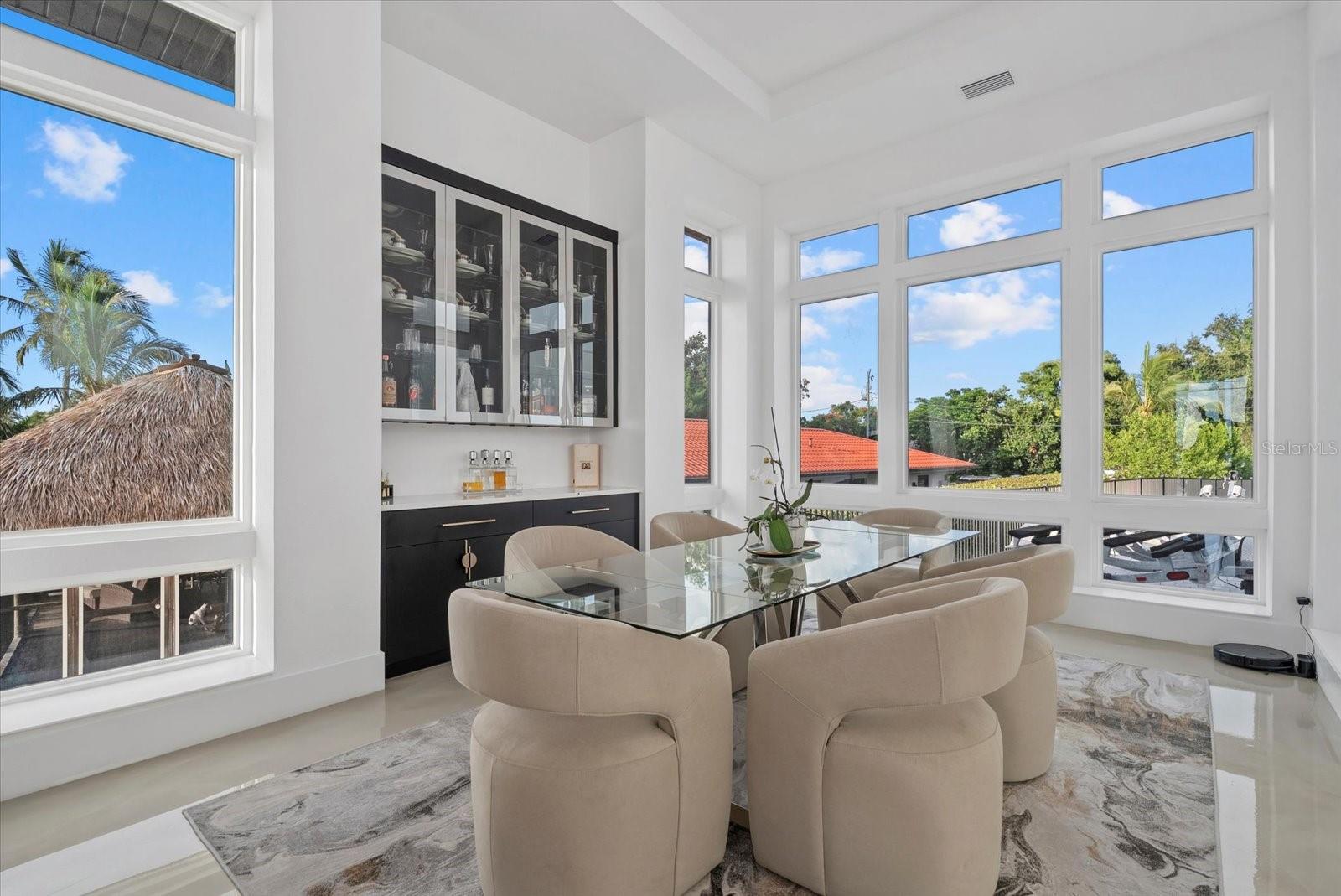 614 BAYSHORE DR