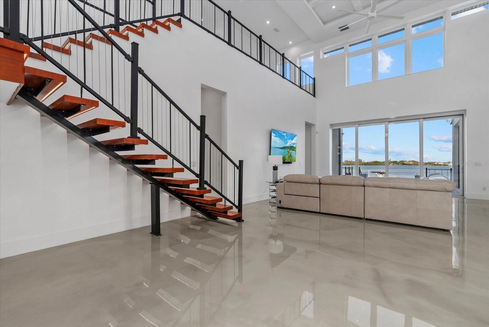 614 BAYSHORE DR