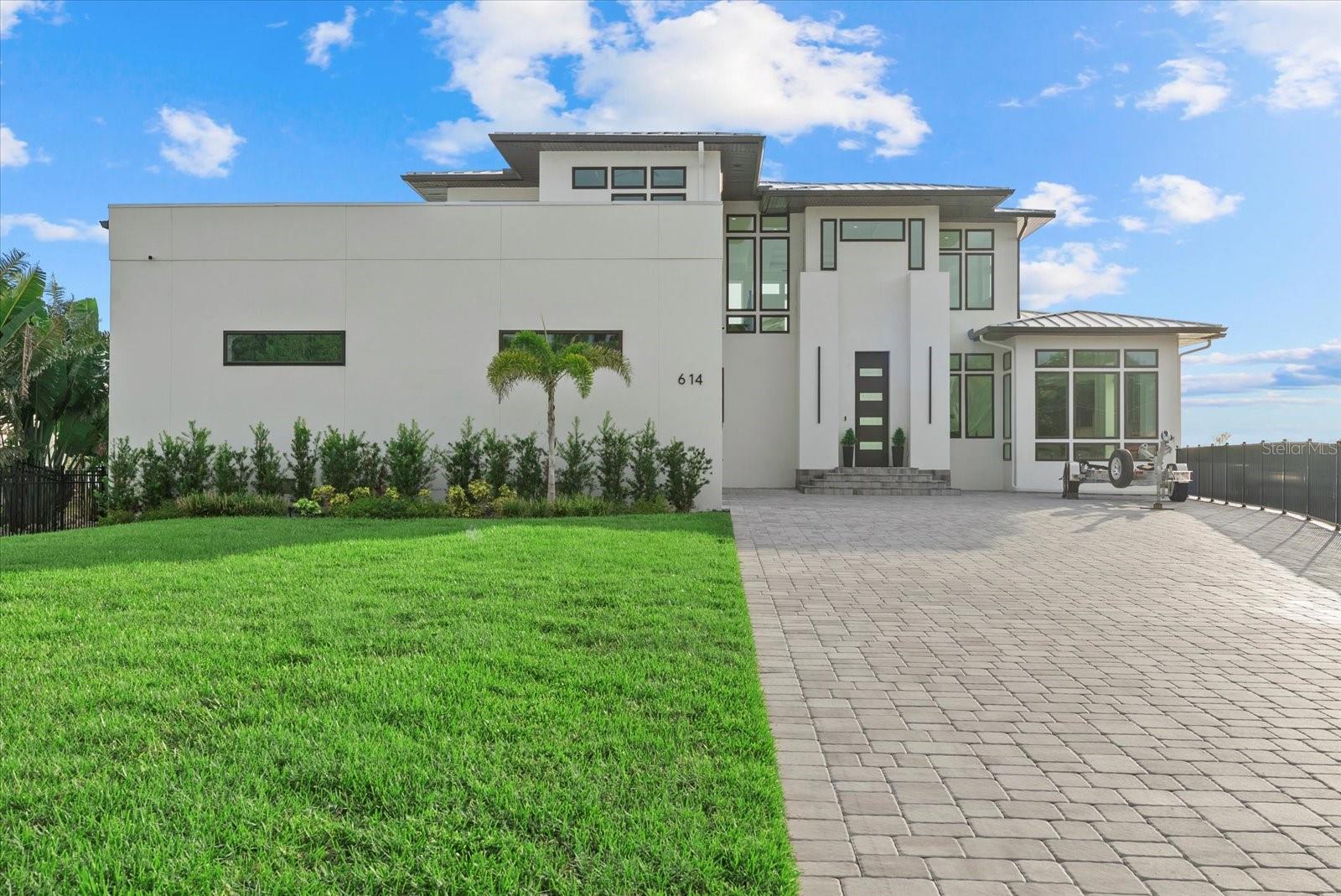 614 BAYSHORE DR