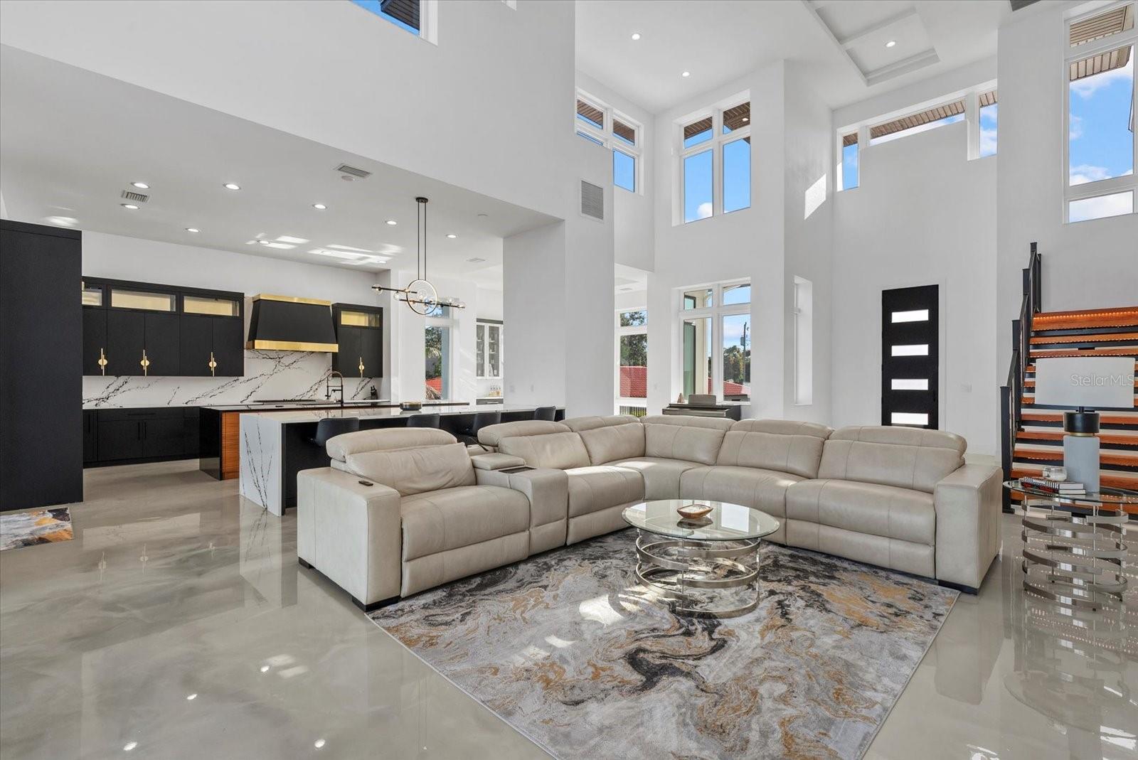 614 BAYSHORE DR