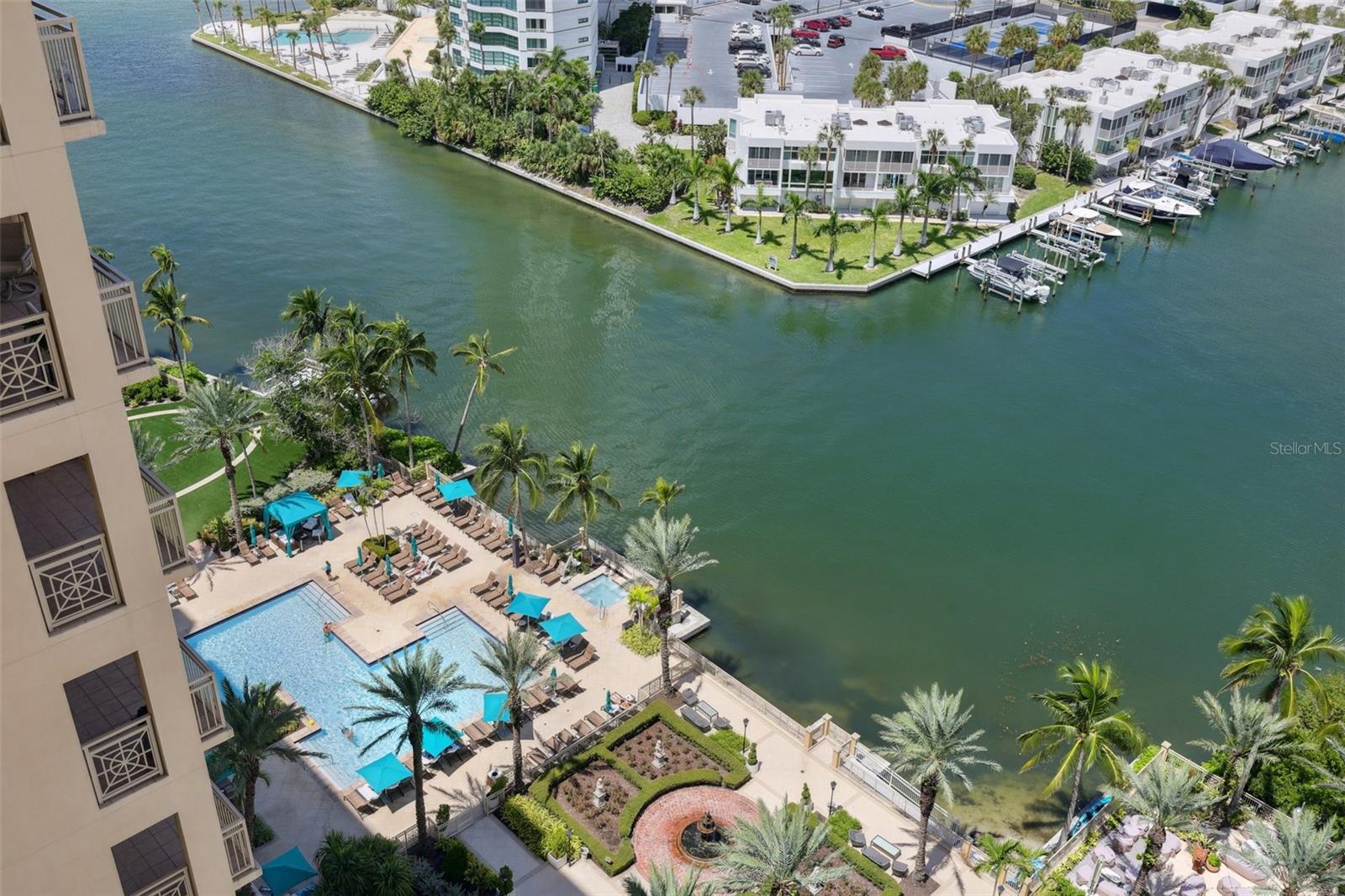 1111 RITZ CARLTON DR #1704