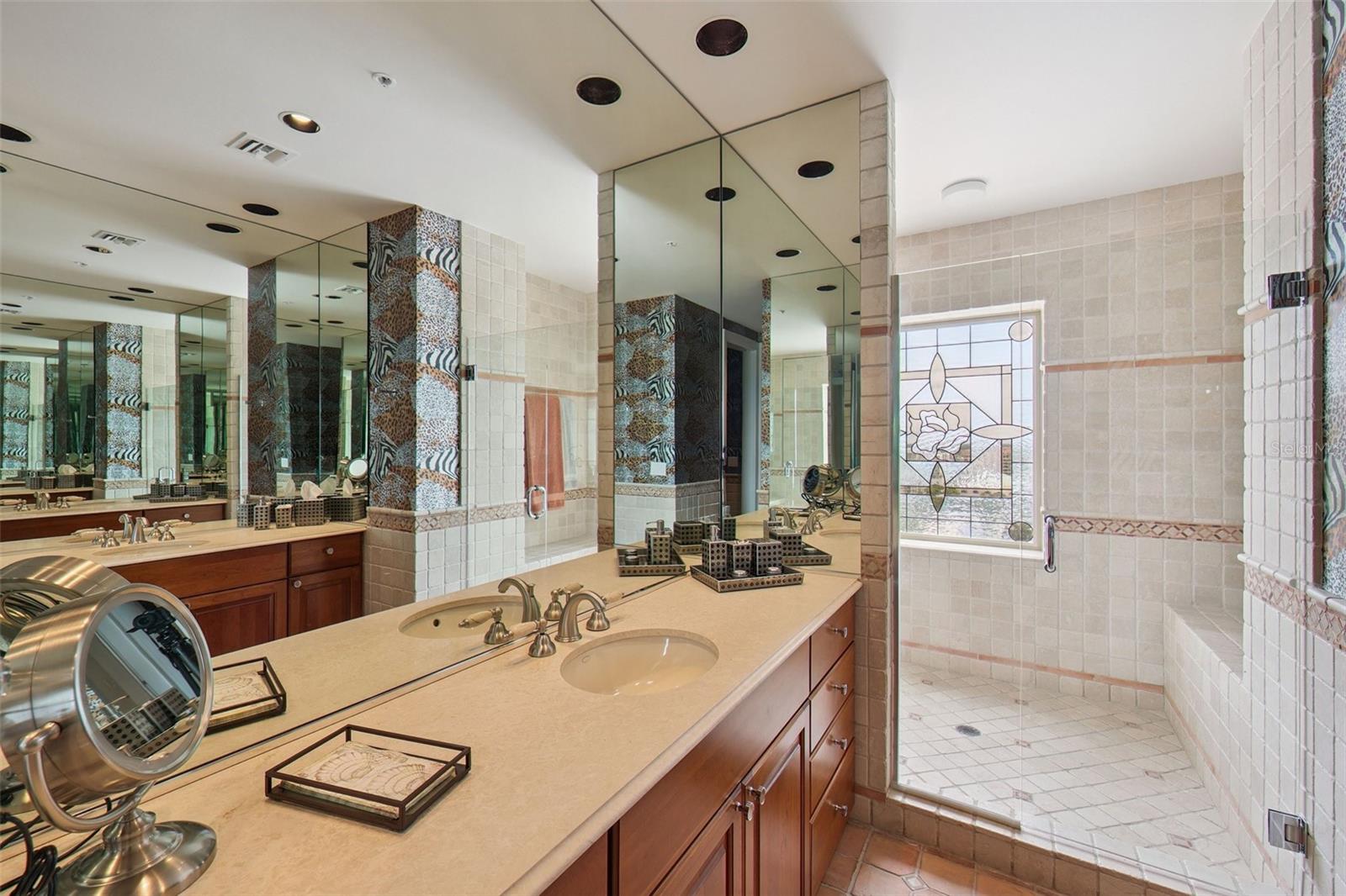 1111 RITZ CARLTON DR #1704