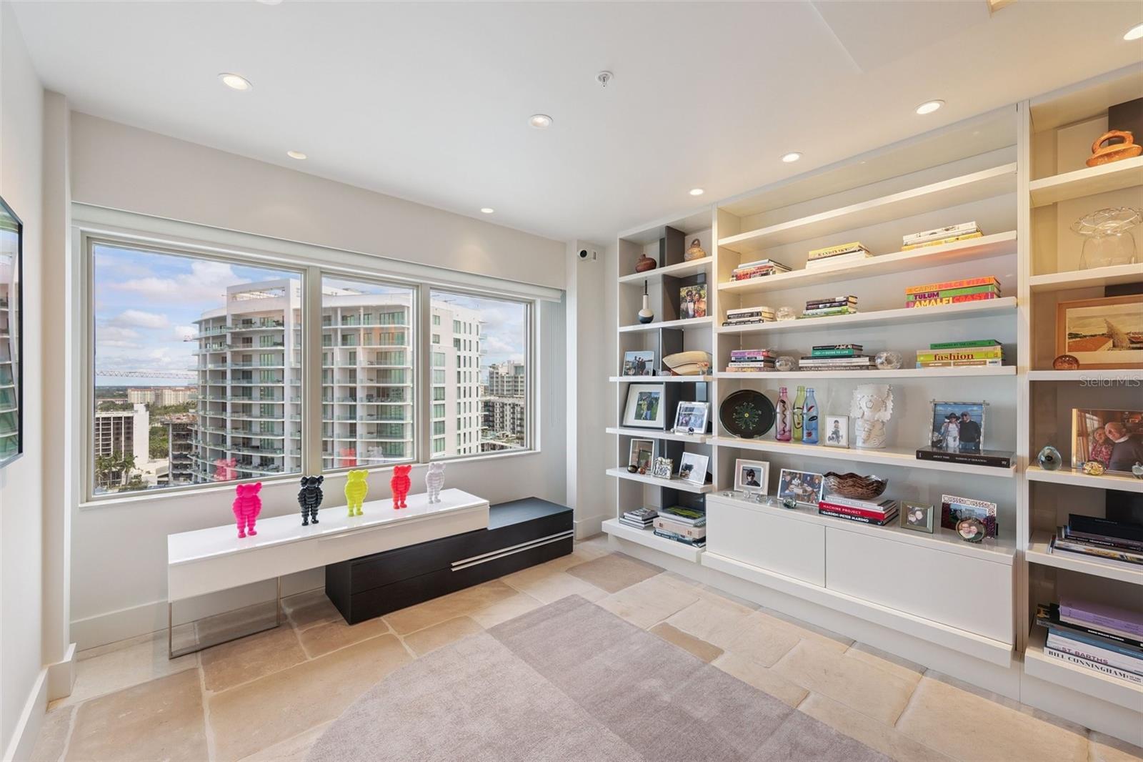 1111 RITZ CARLTON DR #1704