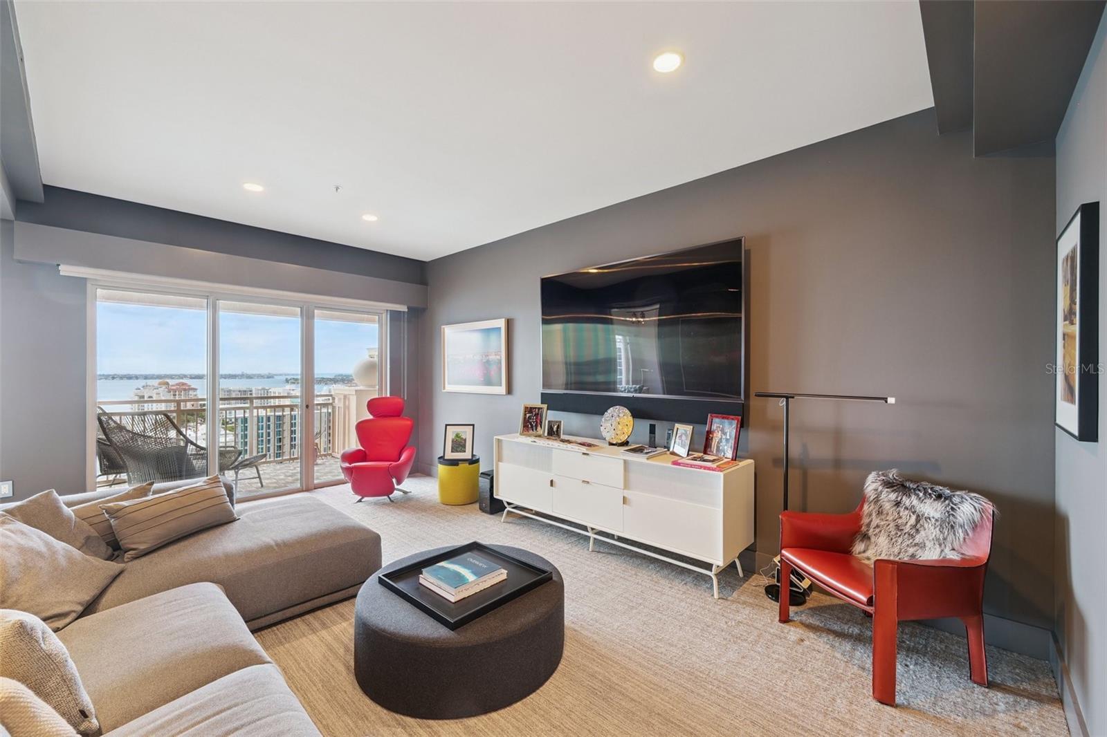 1111 RITZ CARLTON DR #1704