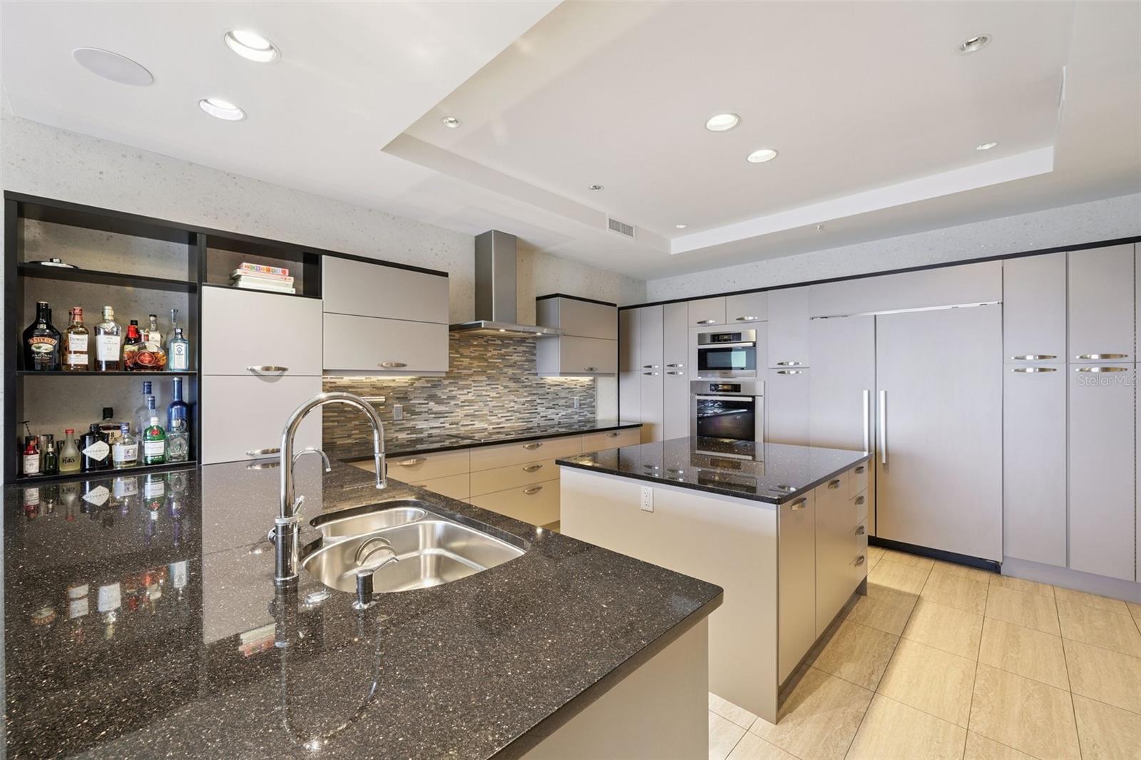1111 RITZ CARLTON DR #1704