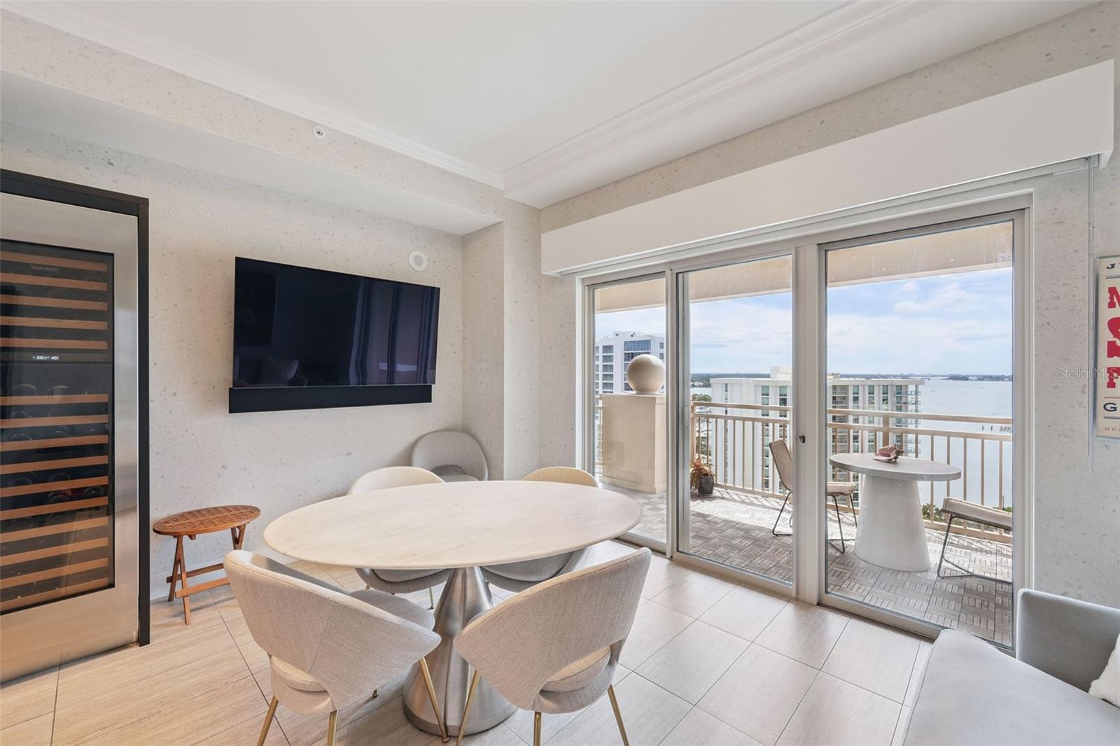 1111 RITZ CARLTON DR #1704