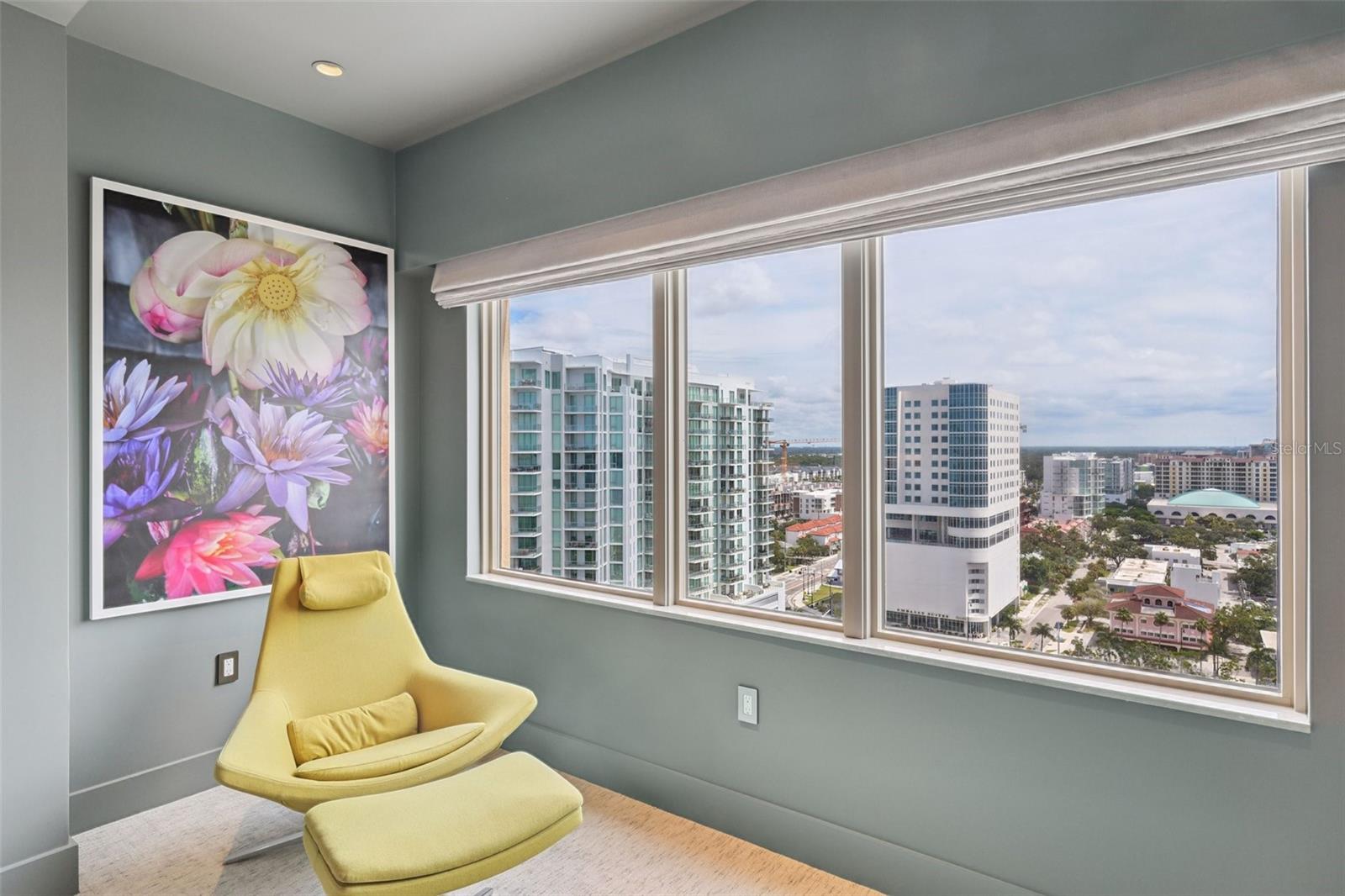 1111 RITZ CARLTON DR #1704