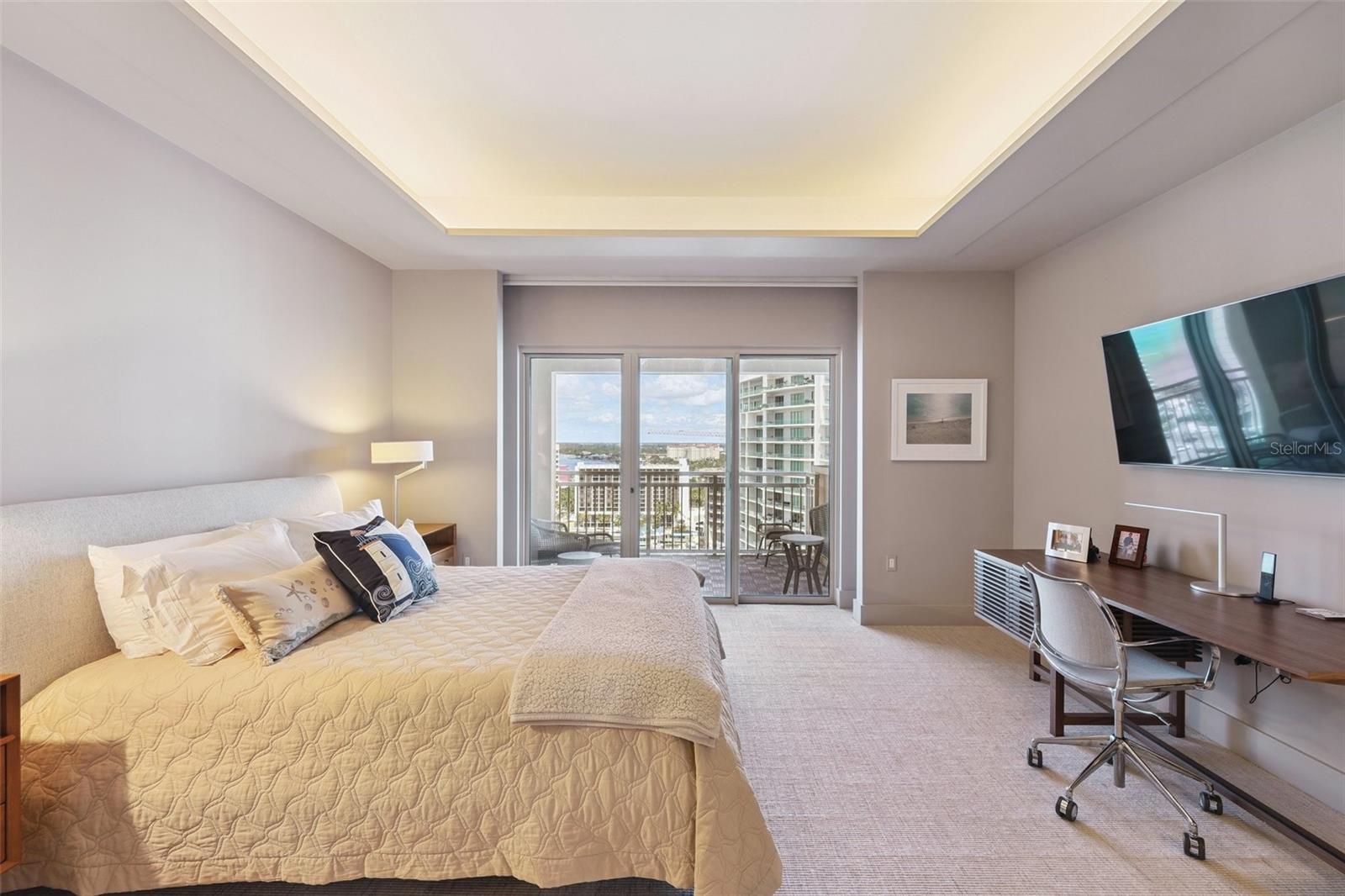 1111 RITZ CARLTON DR #1704