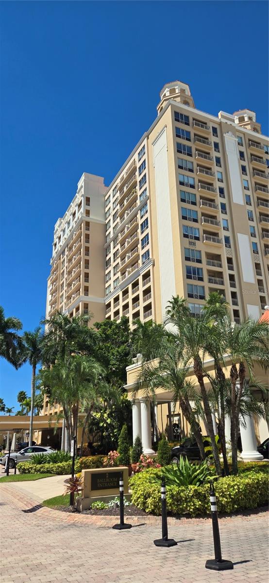 1111 RITZ CARLTON DR #1704