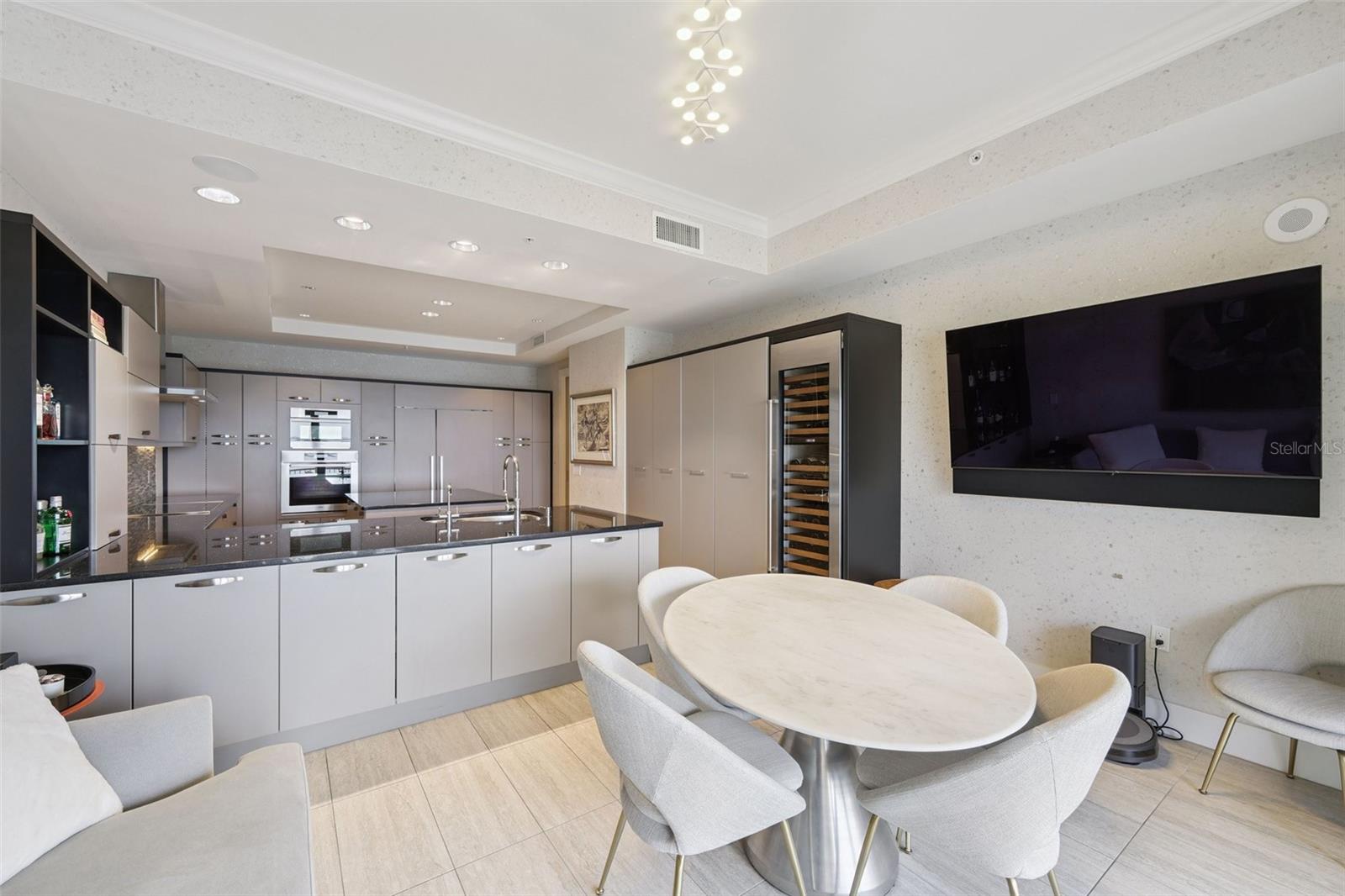 1111 RITZ CARLTON DR #1704