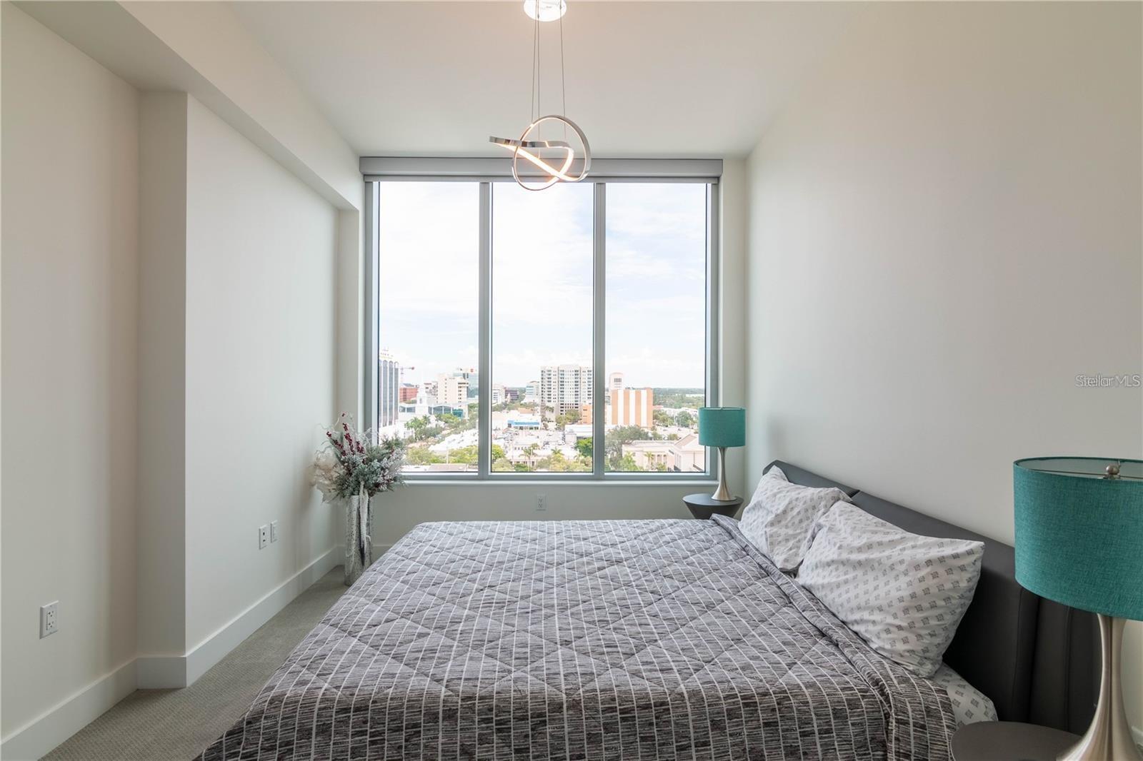 111 PINEAPPLE AVE S #1002