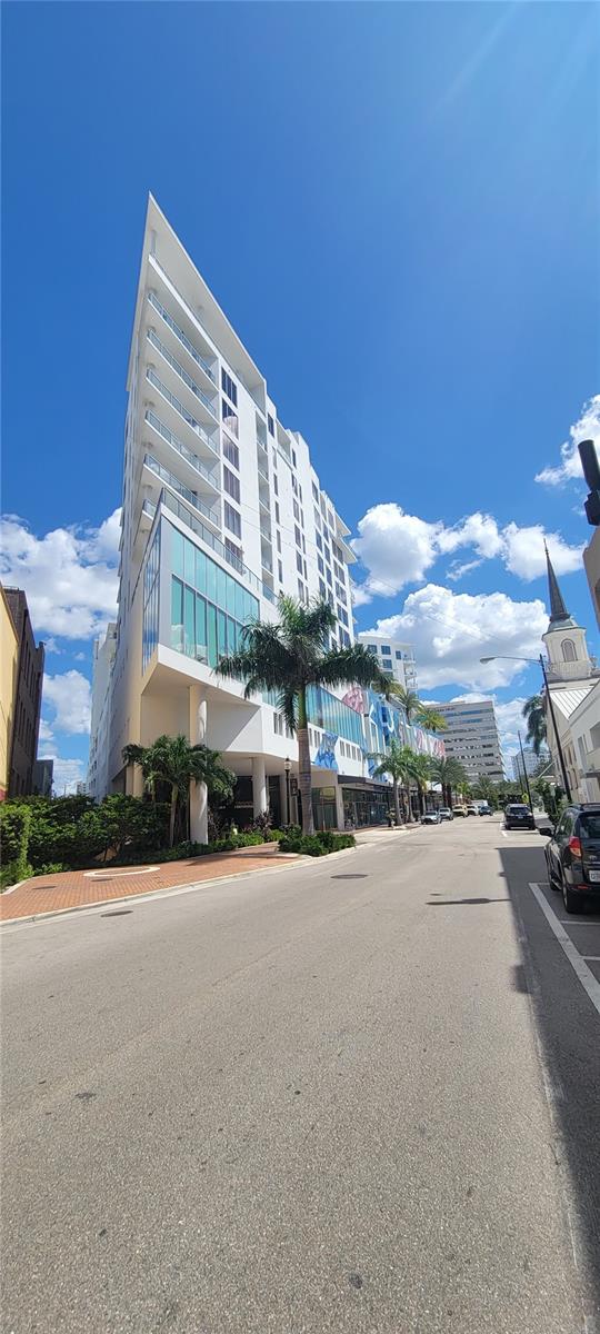 111 PINEAPPLE AVE S #1002