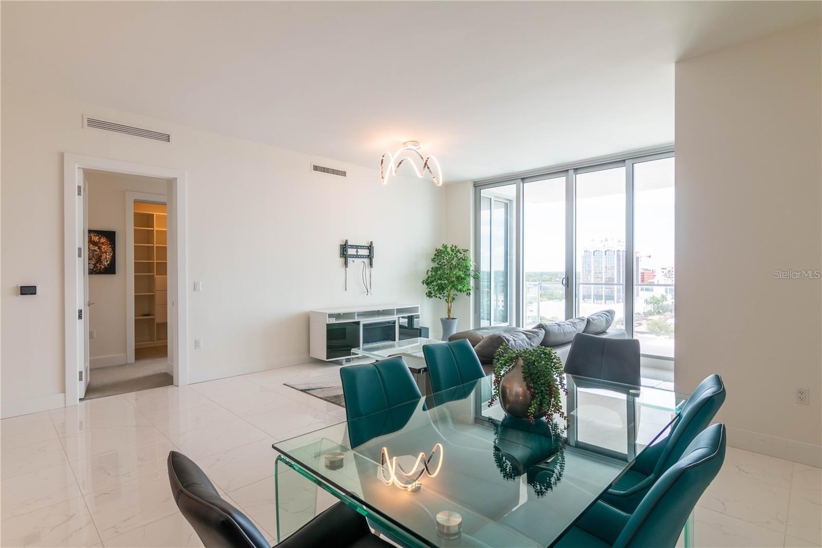 111 PINEAPPLE AVE S #1002