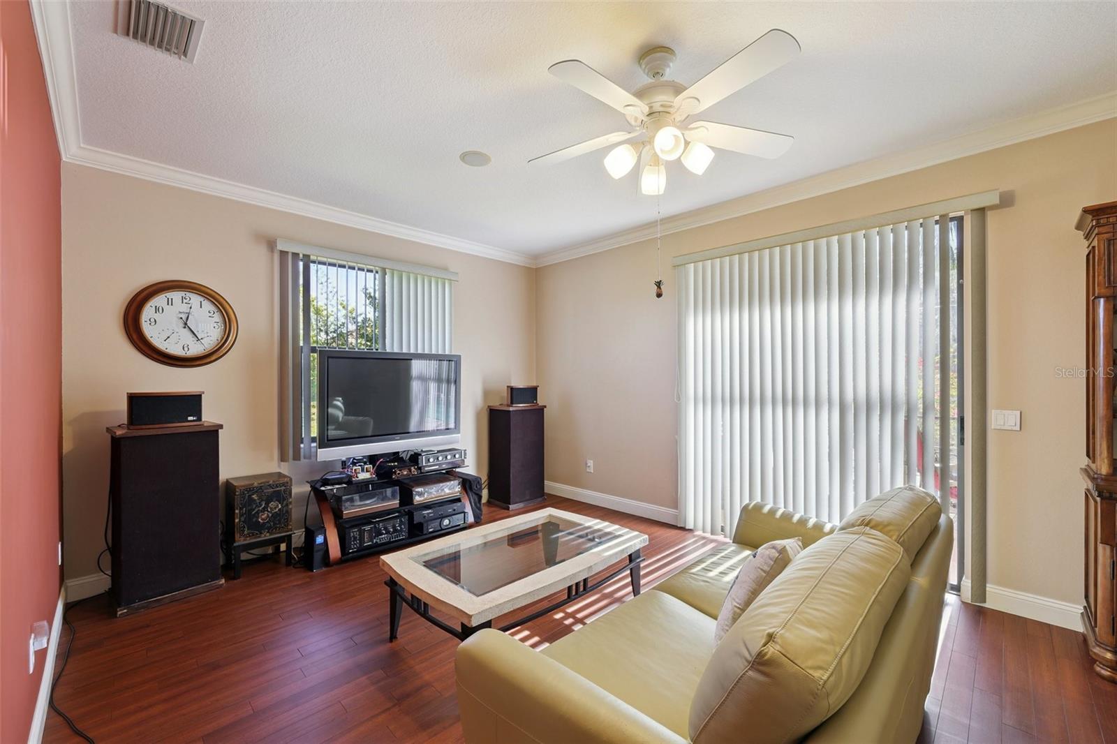 2002 PALM VIEW RD