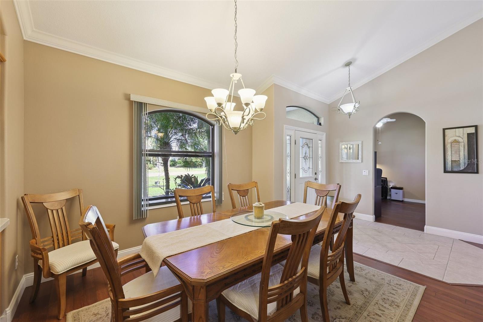 2002 PALM VIEW RD