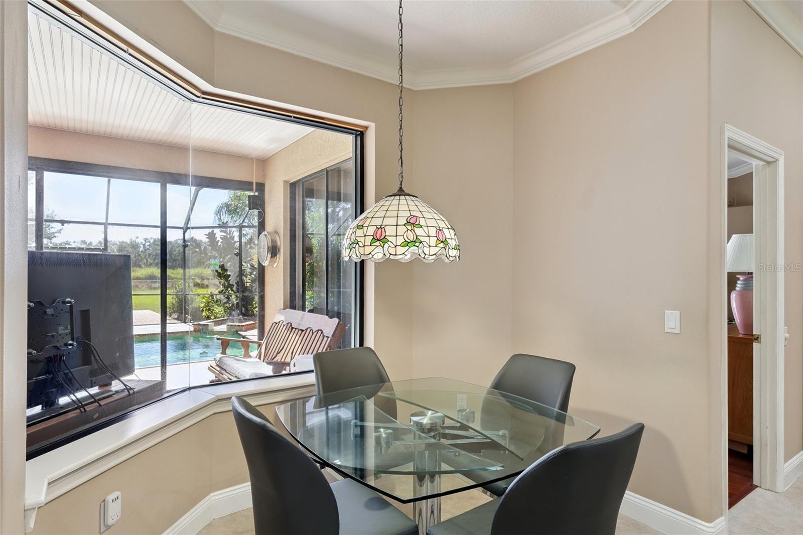 2002 PALM VIEW RD