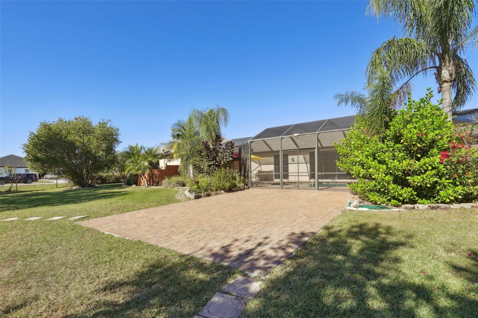 2002 PALM VIEW RD