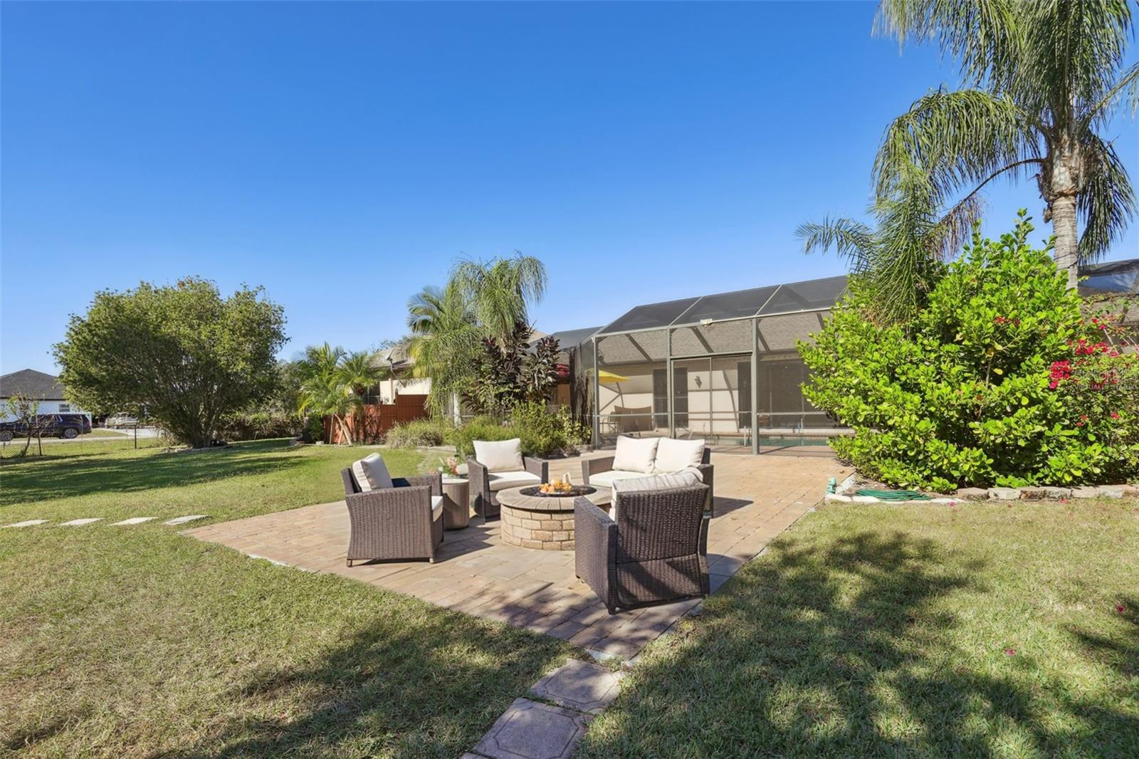 2002 PALM VIEW RD