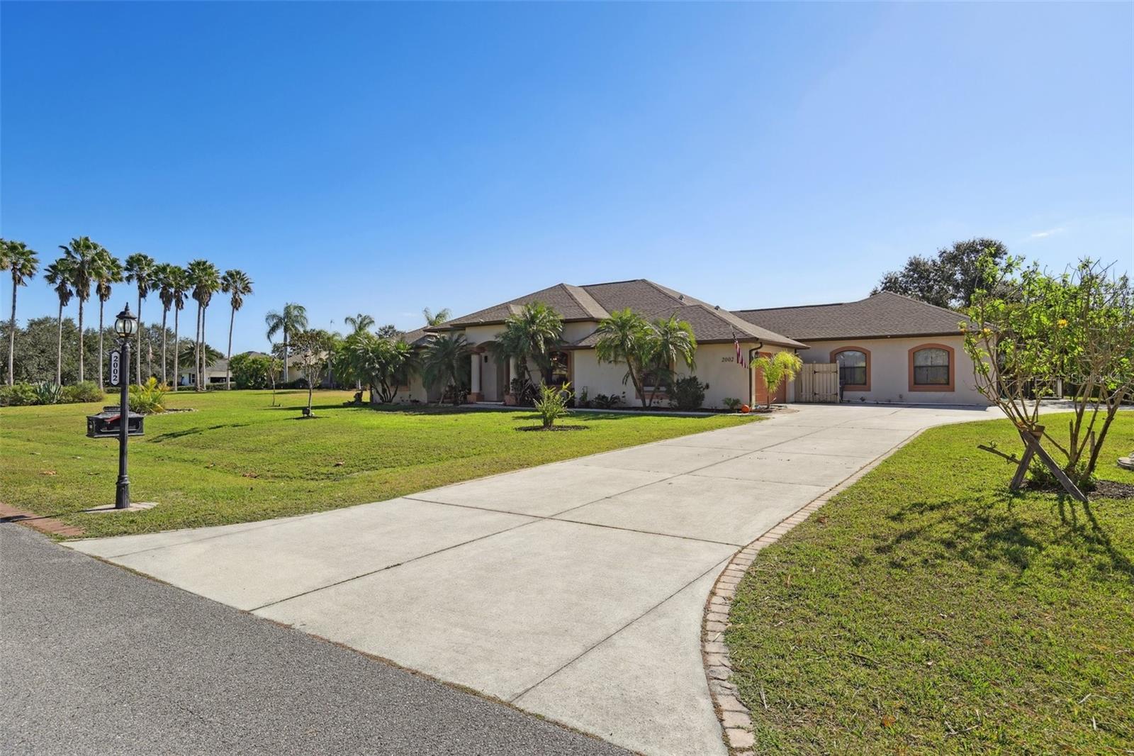 2002 PALM VIEW RD