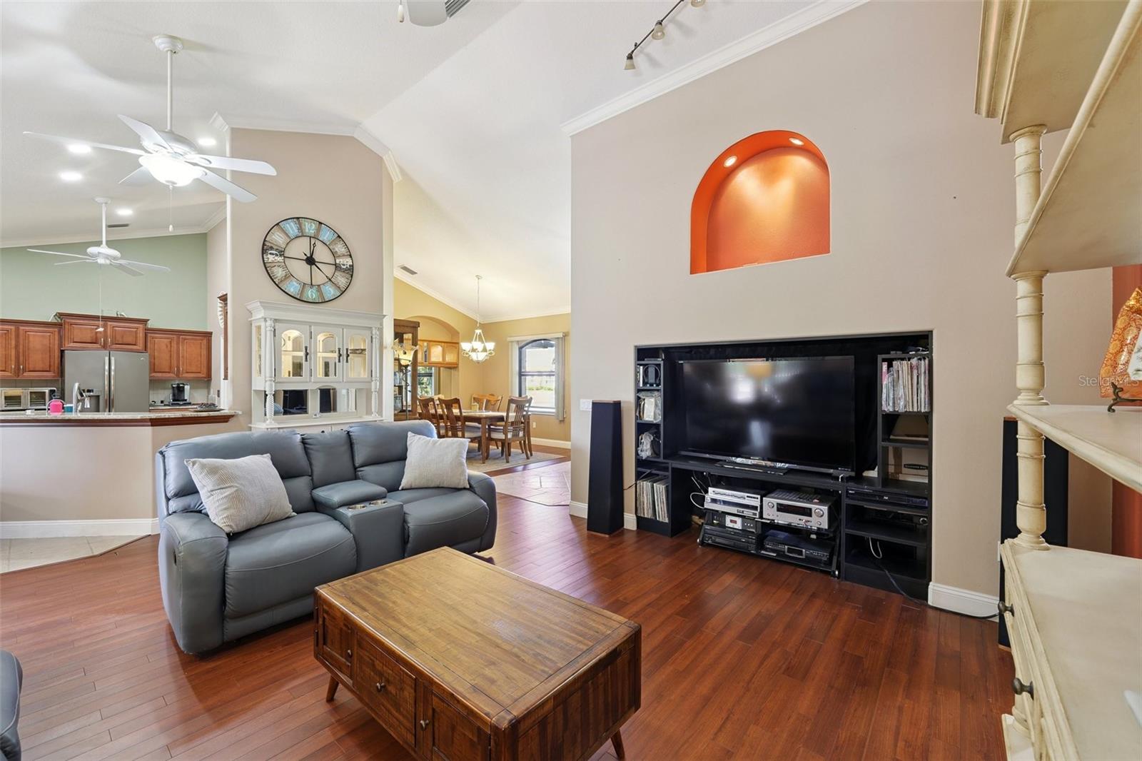 2002 PALM VIEW RD