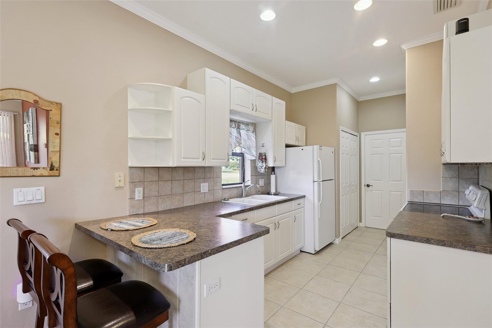 2002 PALM VIEW RD