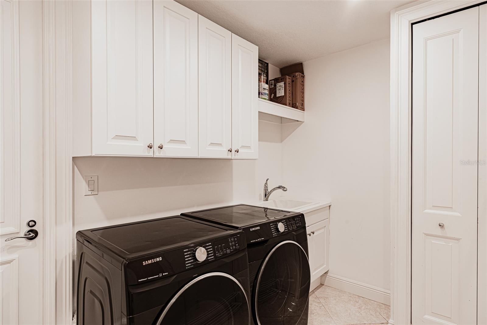 1300 BENJAMIN FRANKLIN DR #1005