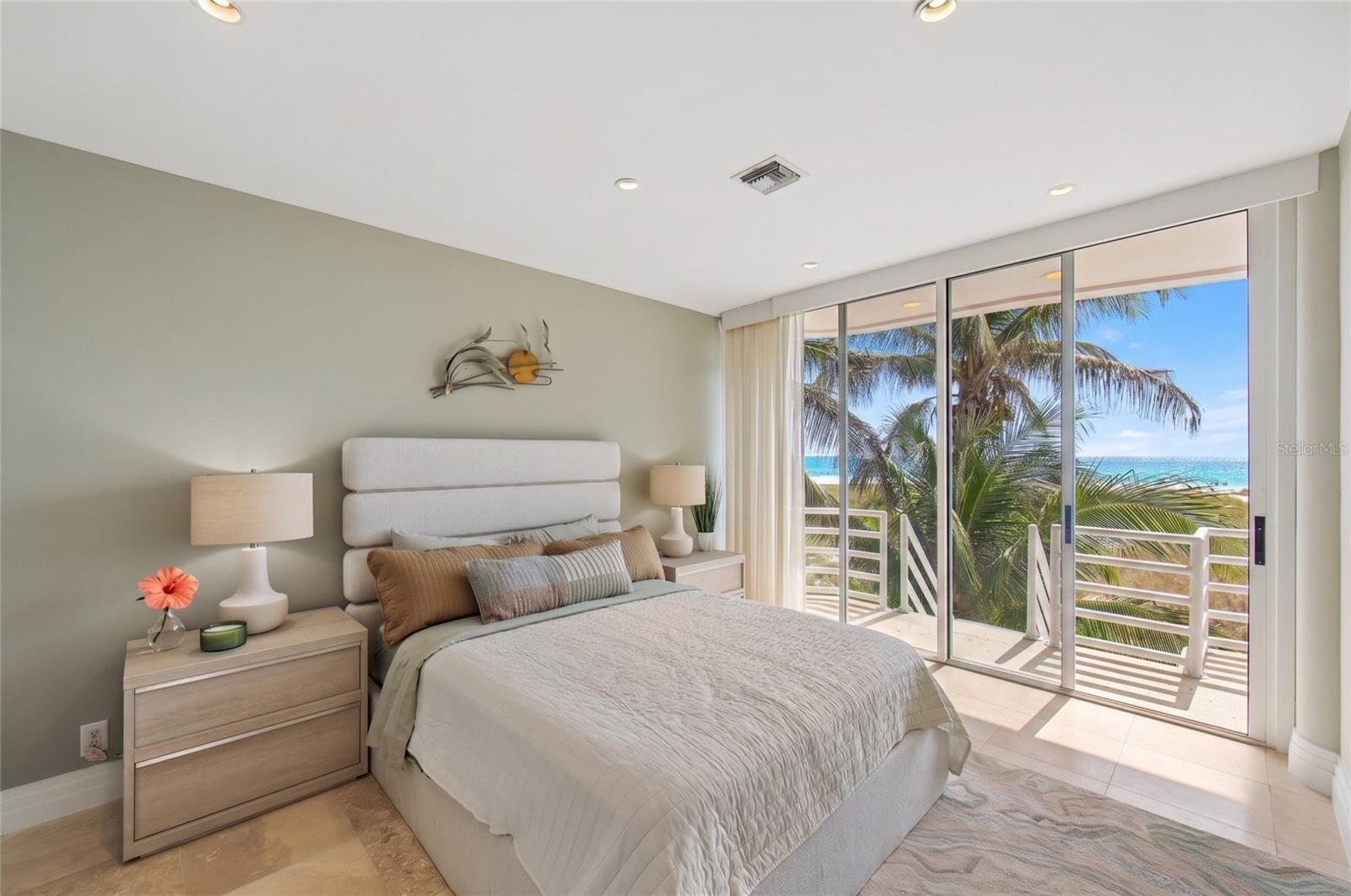 648 BEACH RD