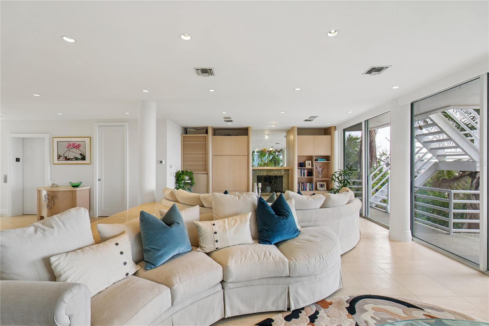 648 BEACH RD